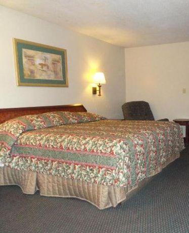 Red Carpet Inn (formerly Royal Inn) photo 18