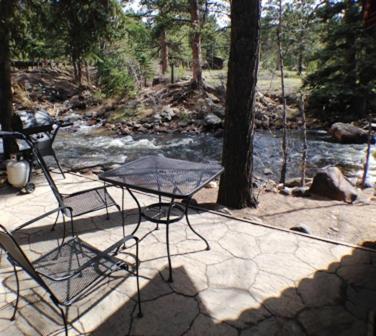 Swiftcurrent Lodge photo 2