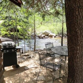 Swiftcurrent Lodge photo 3