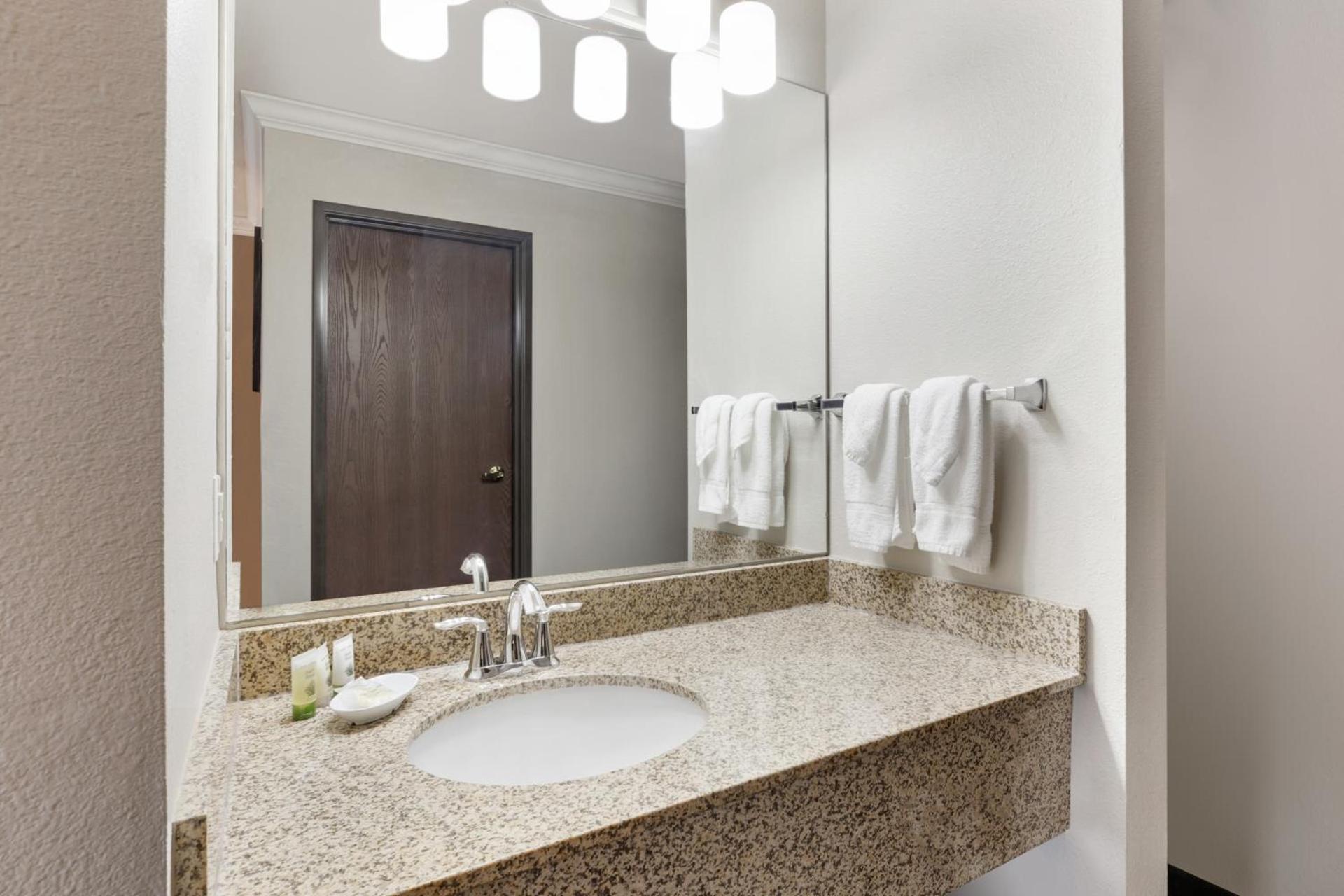 Inn at Moses Lake photo 10