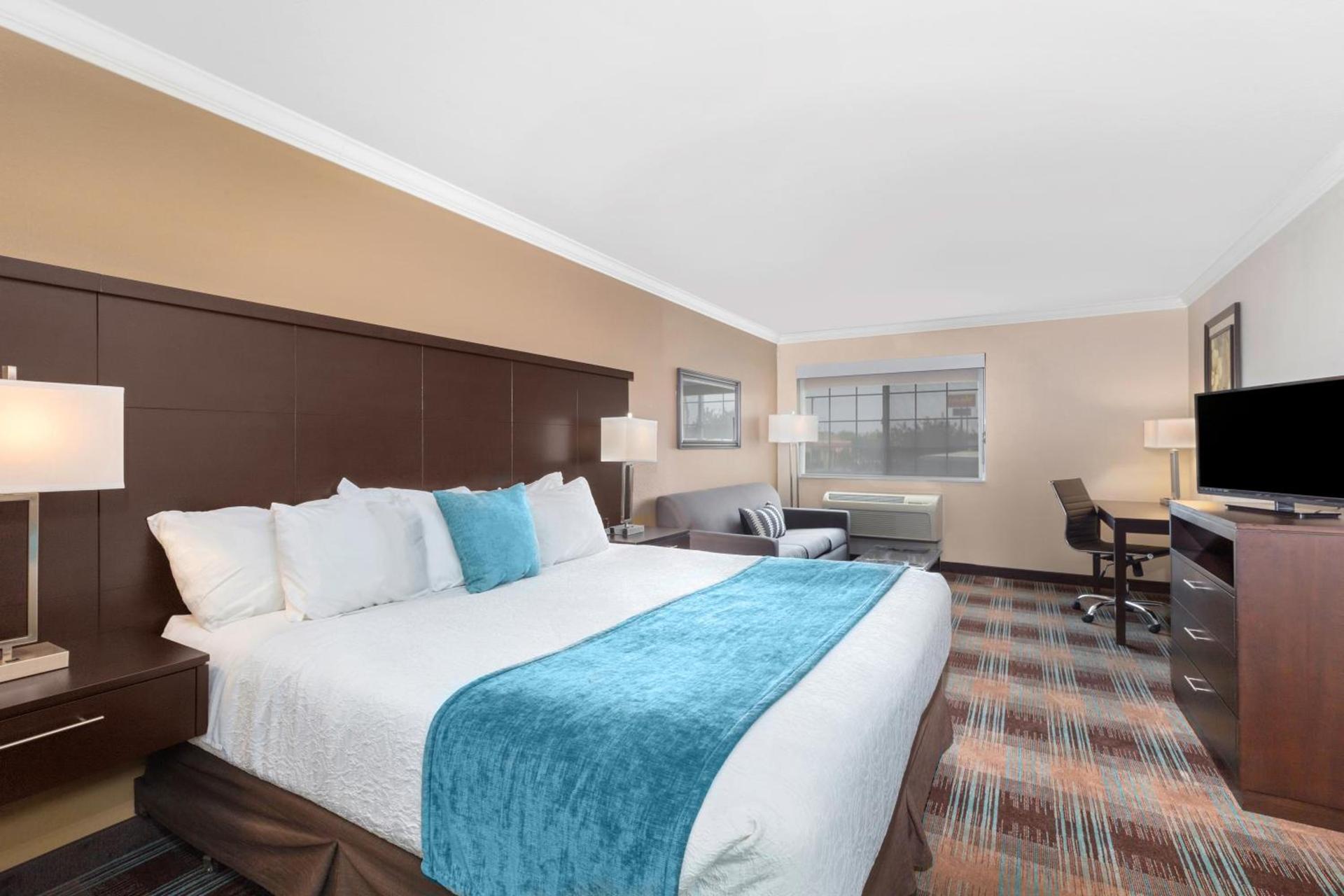 Inn at Moses Lake photo 7