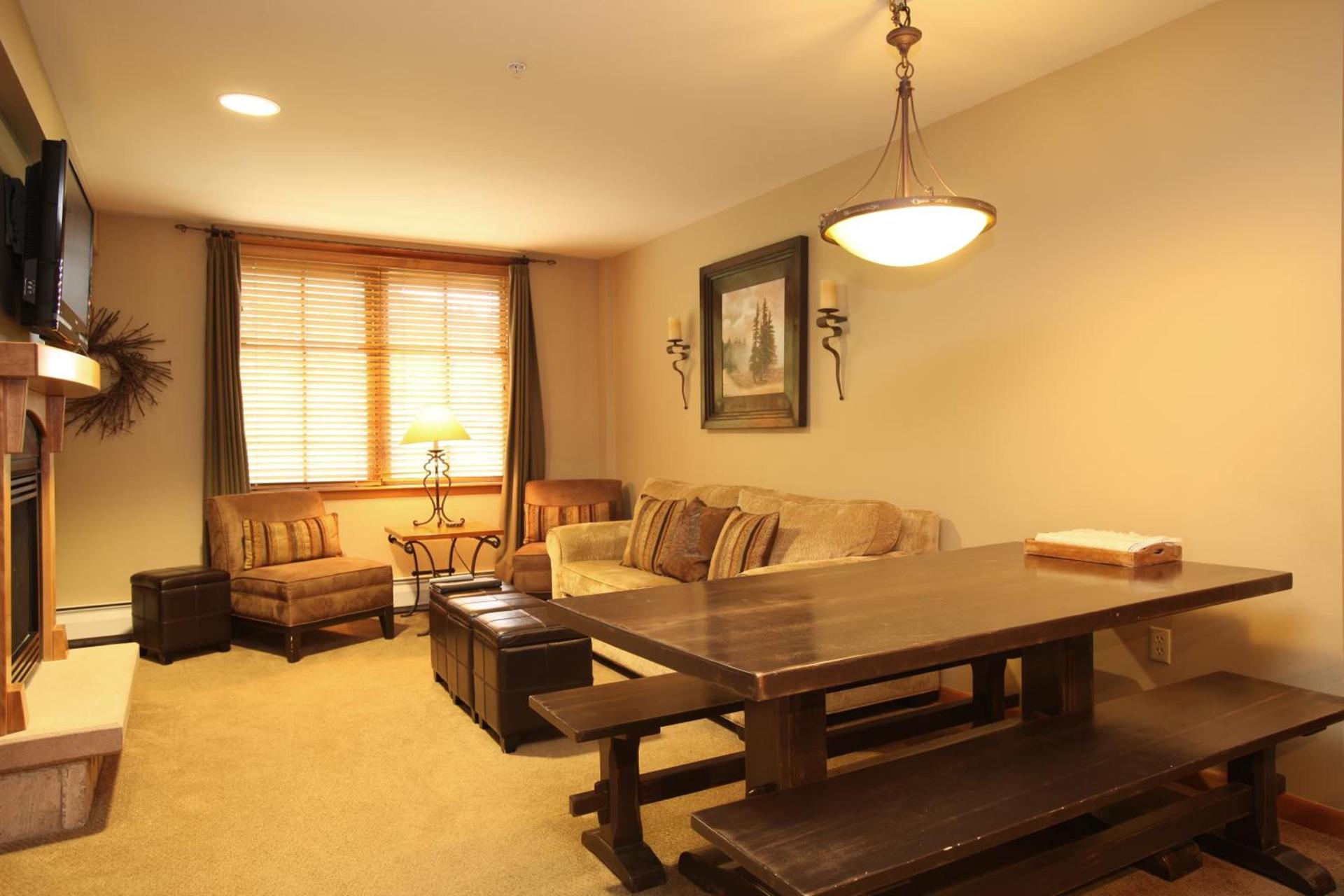 Zephyr Mountain Lodge photo 30