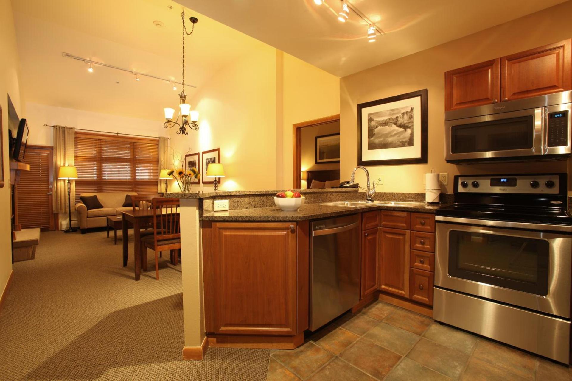 Zephyr Mountain Lodge photo 31