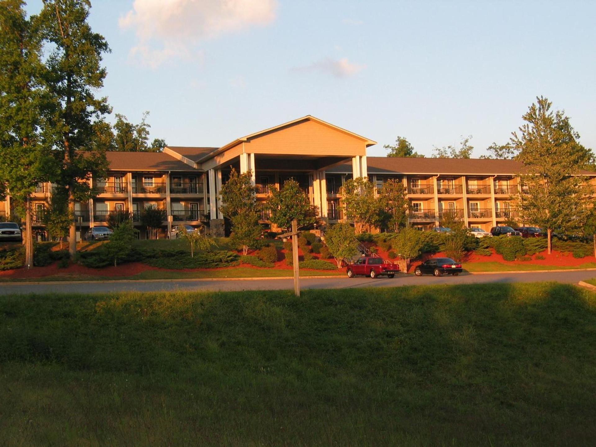Lake Chatuge Lodge photo 37