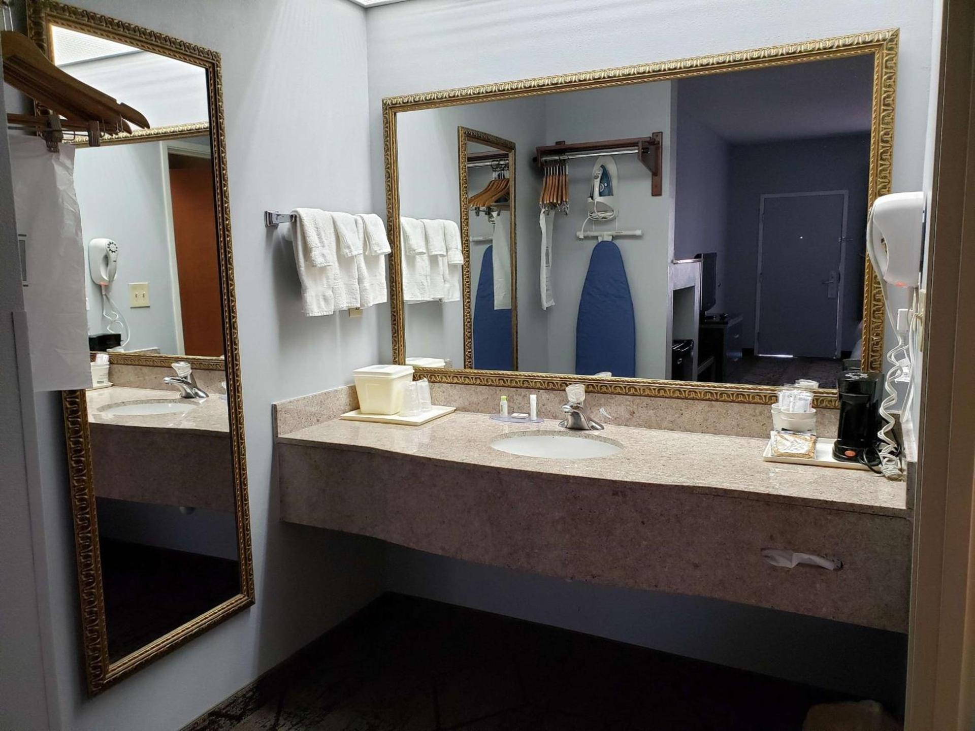 SureStay Plus Hotel by Best Western Warner Robins AFB photo 25