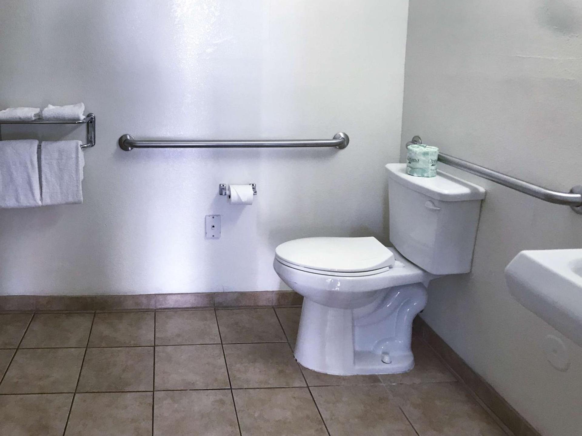 Motel 6-Visalia, CA photo 60