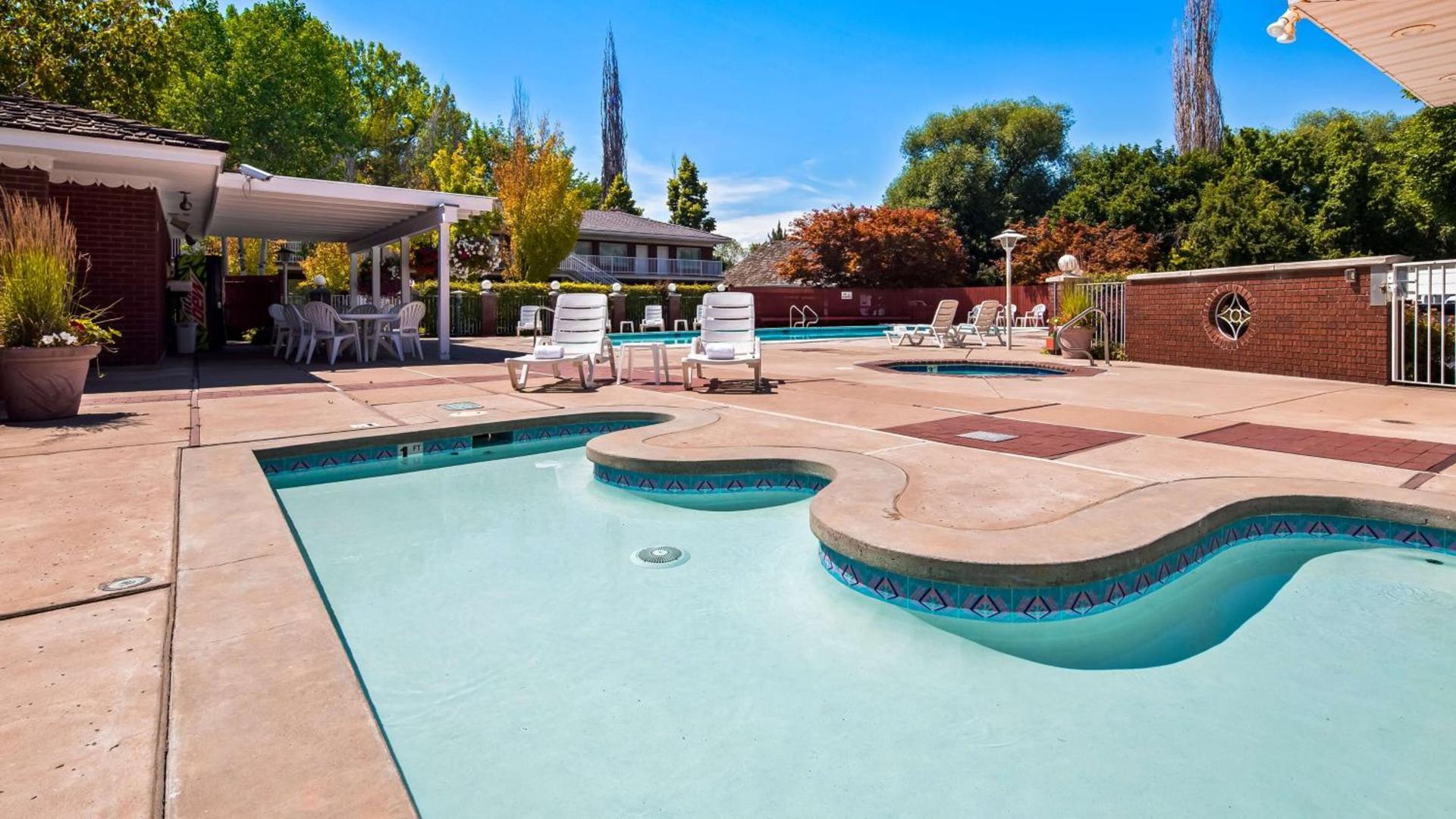 Baugh Motel, SureStay Collection by Best Western photo 8