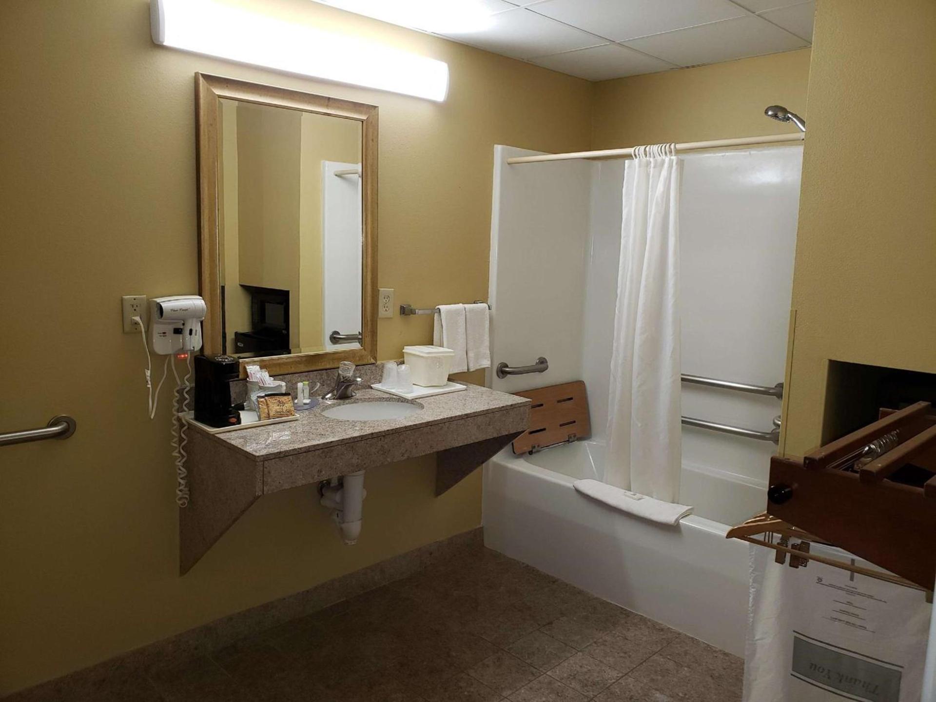 SureStay Plus Hotel by Best Western Warner Robins AFB photo 27