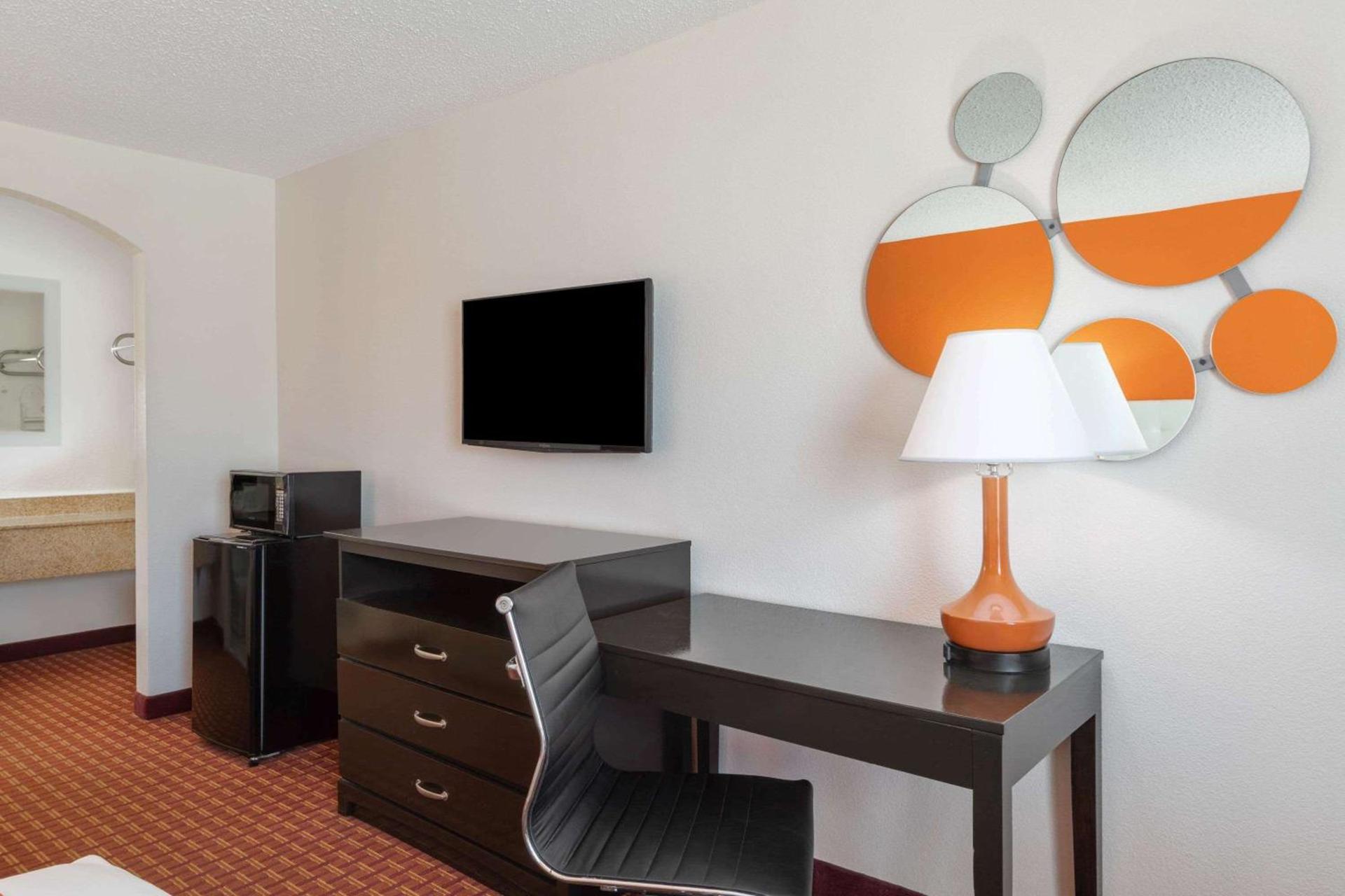 Howard Johnson by Wyndham Rock Hill photo 16