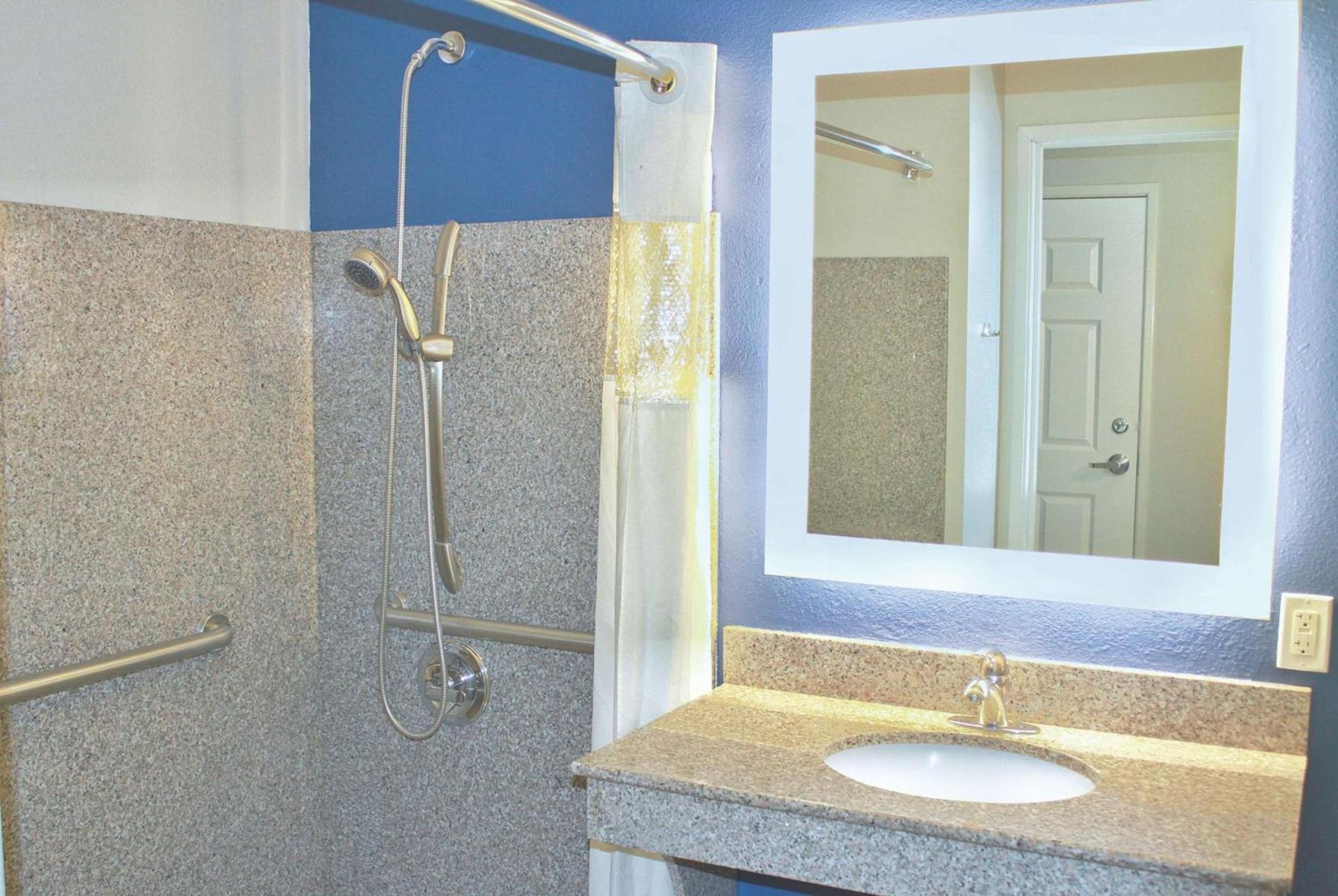 La Quinta by Wyndham NE Long Beach/Cypress photo 20