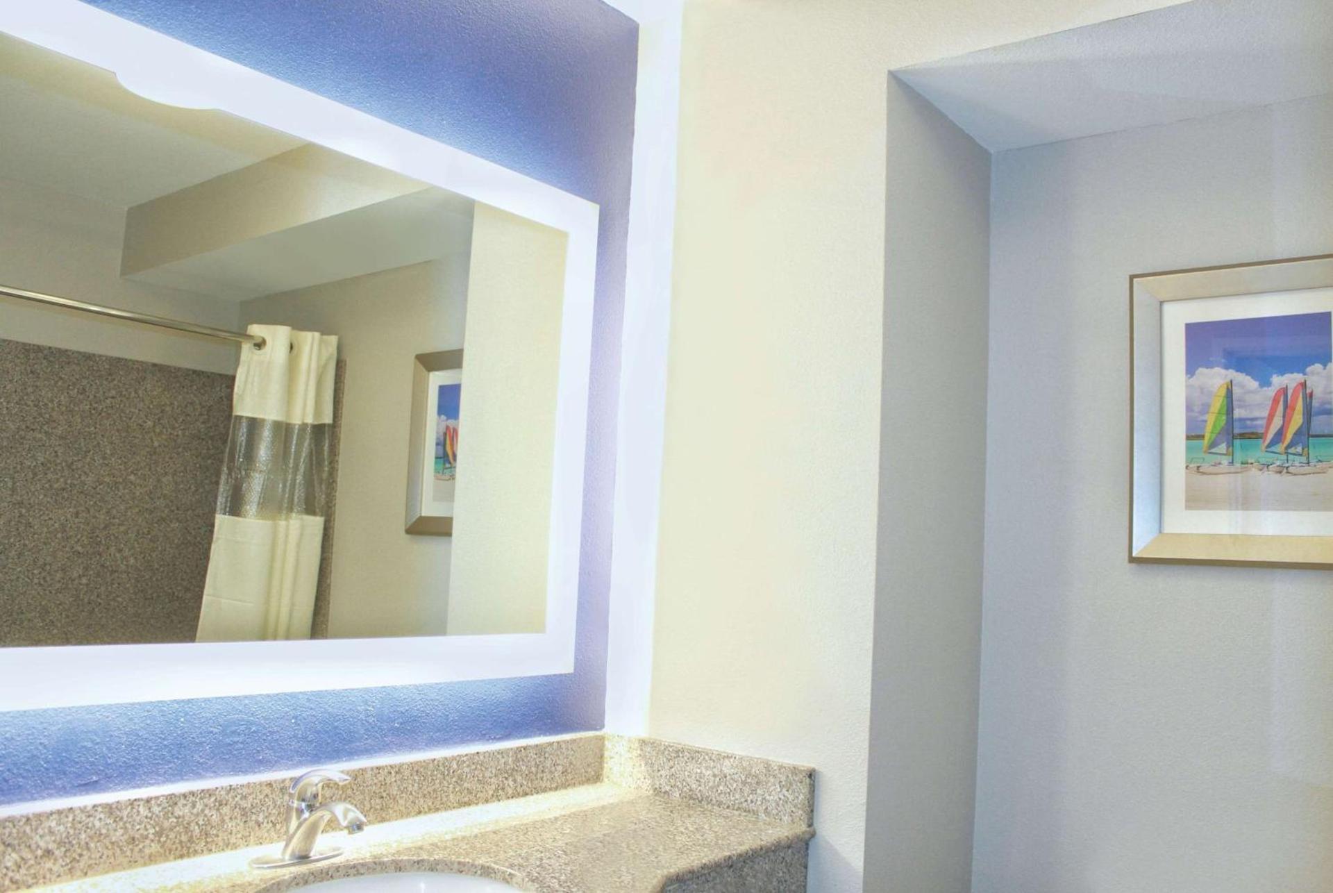 La Quinta by Wyndham NE Long Beach/Cypress photo 18