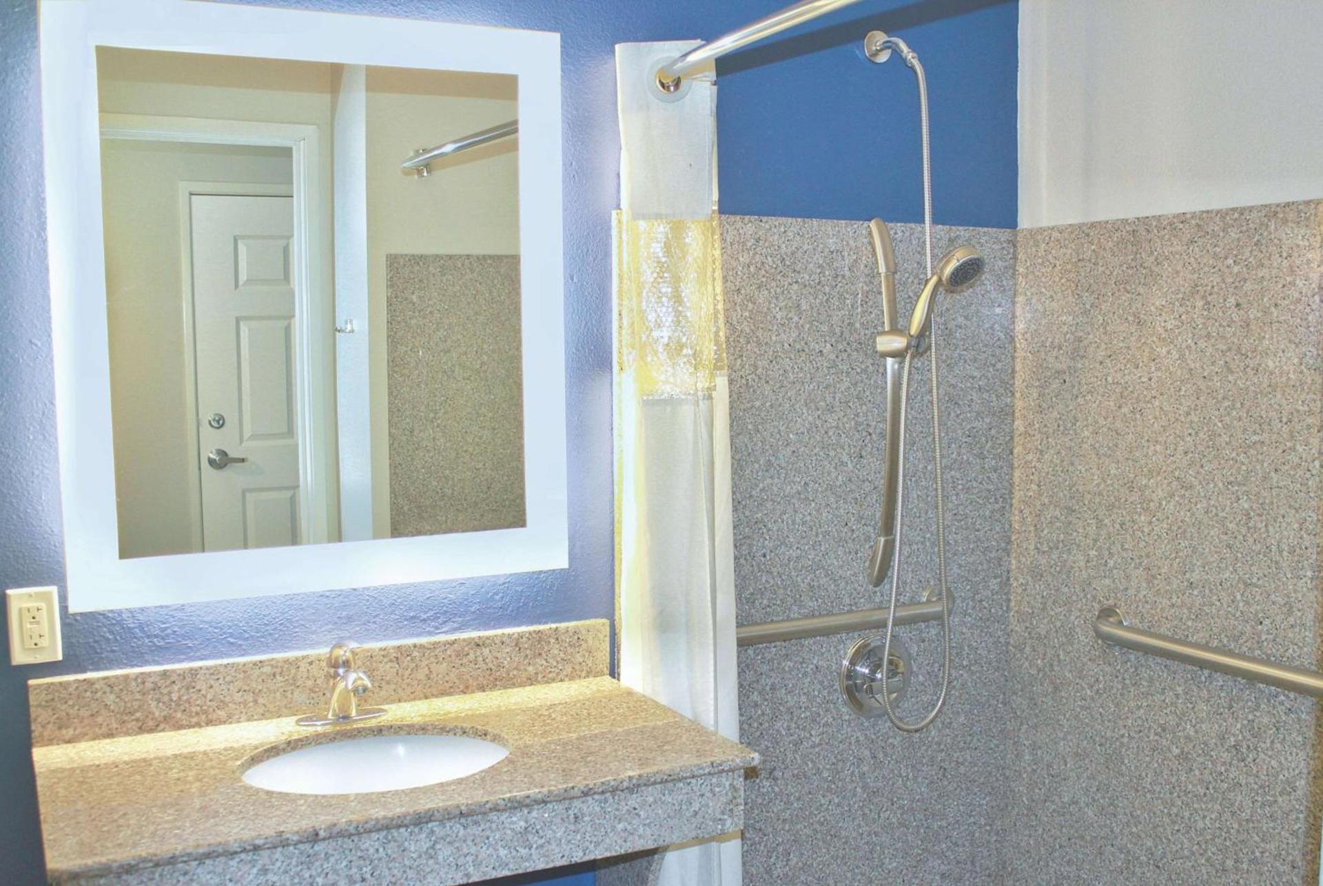 La Quinta by Wyndham NE Long Beach/Cypress photo 22