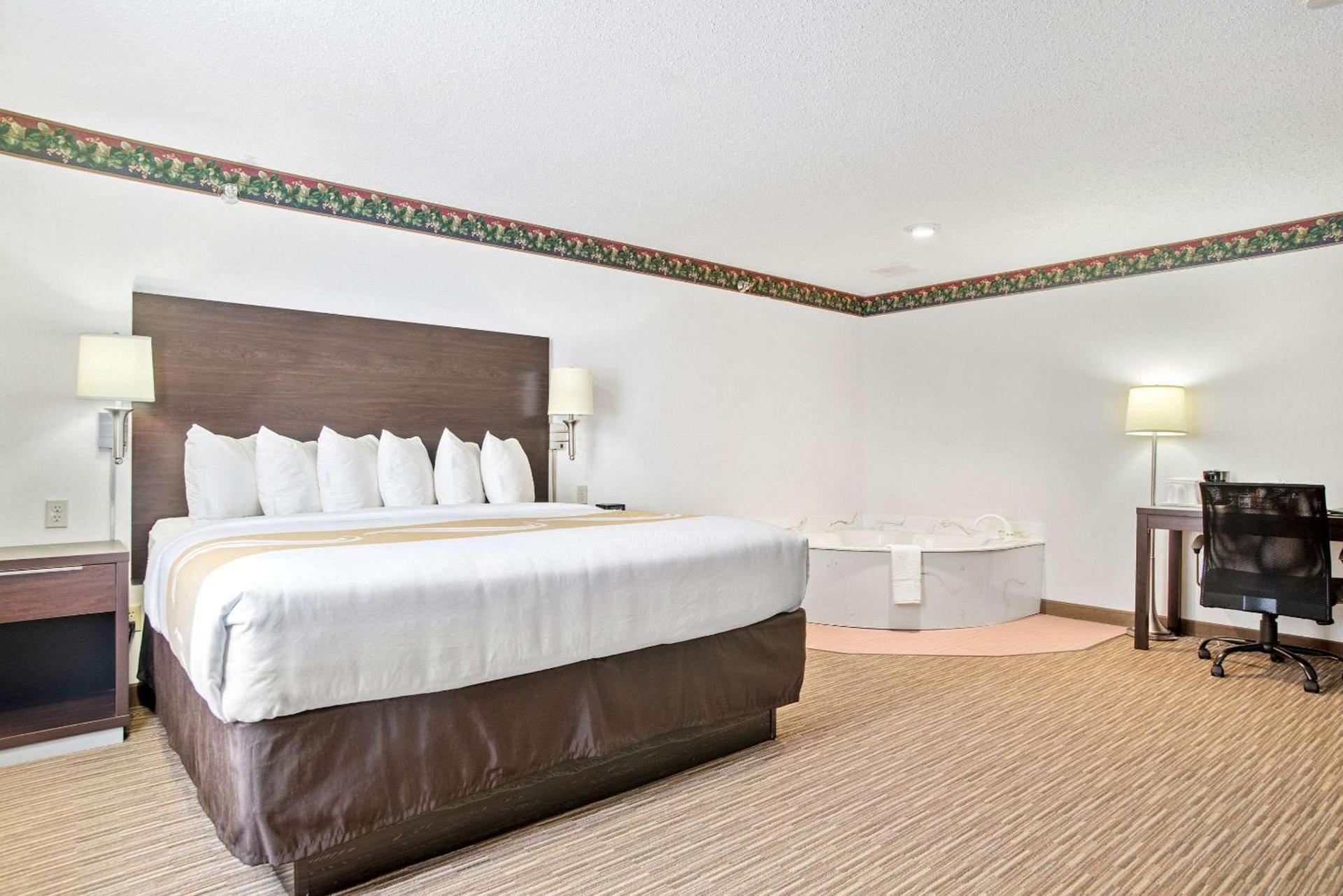 EverSpring Inn & Suites photo 28