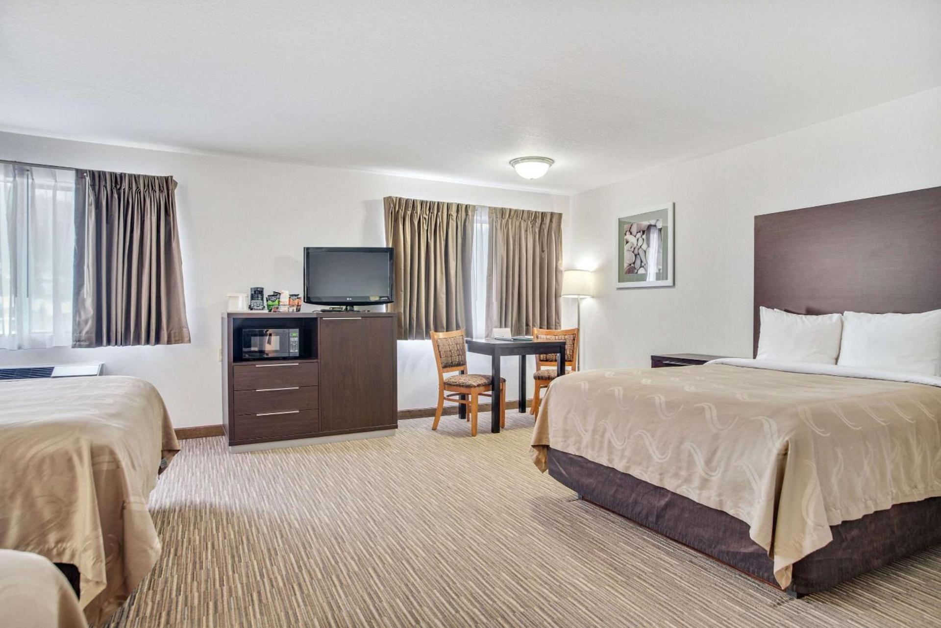 EverSpring Inn & Suites photo 26
