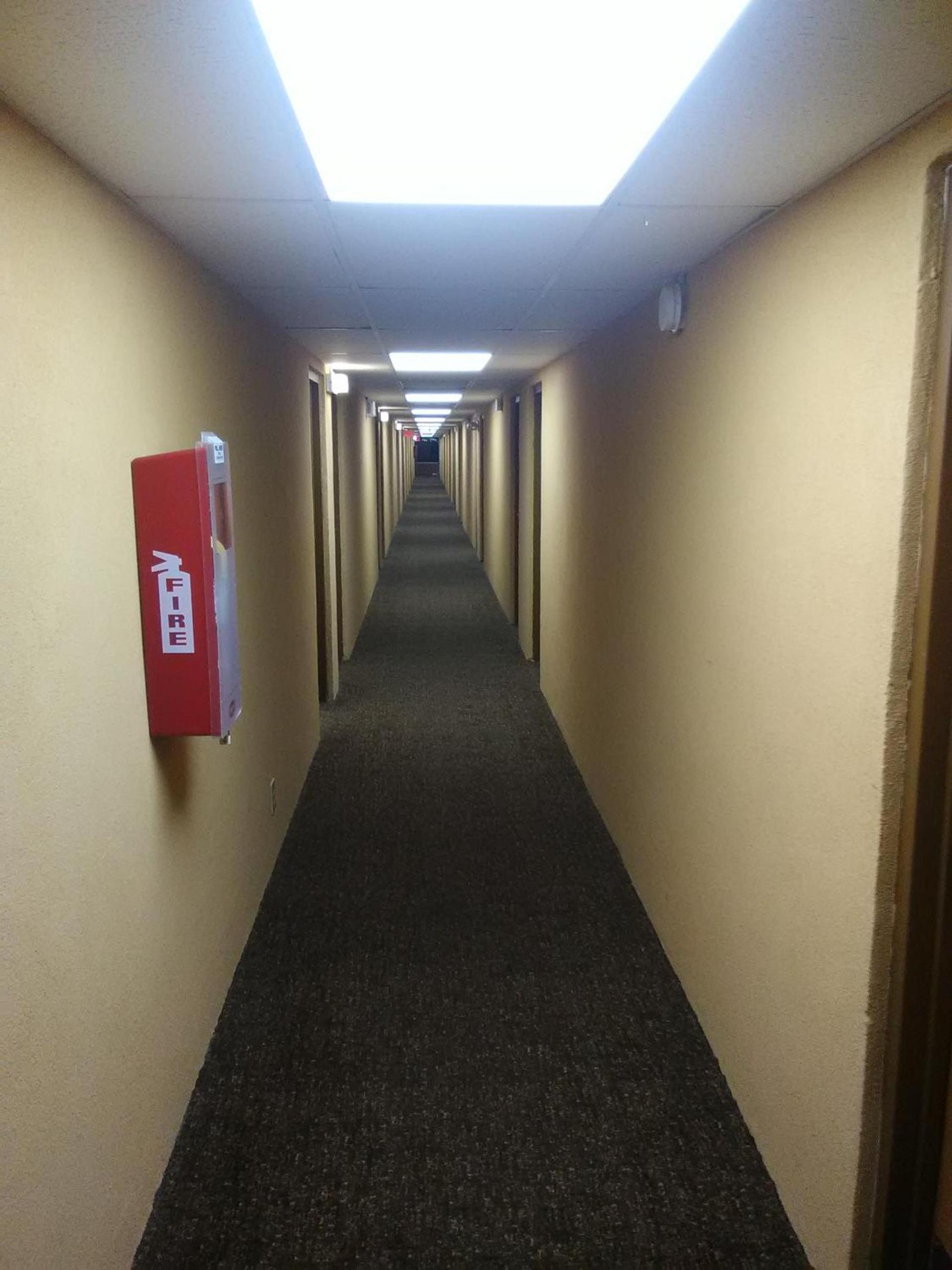 Travelodge by Wyndham Bloomington photo 19