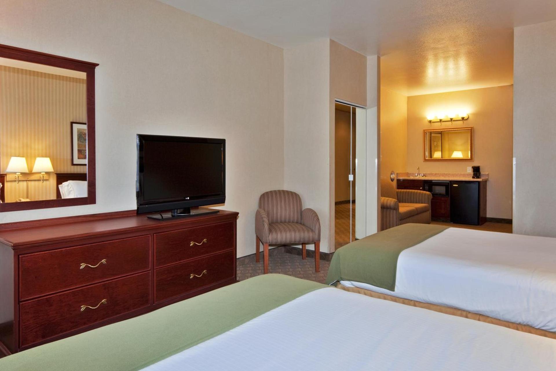 Holiday Inn Express Hotel and Suites - Henderson by IHG photo 5