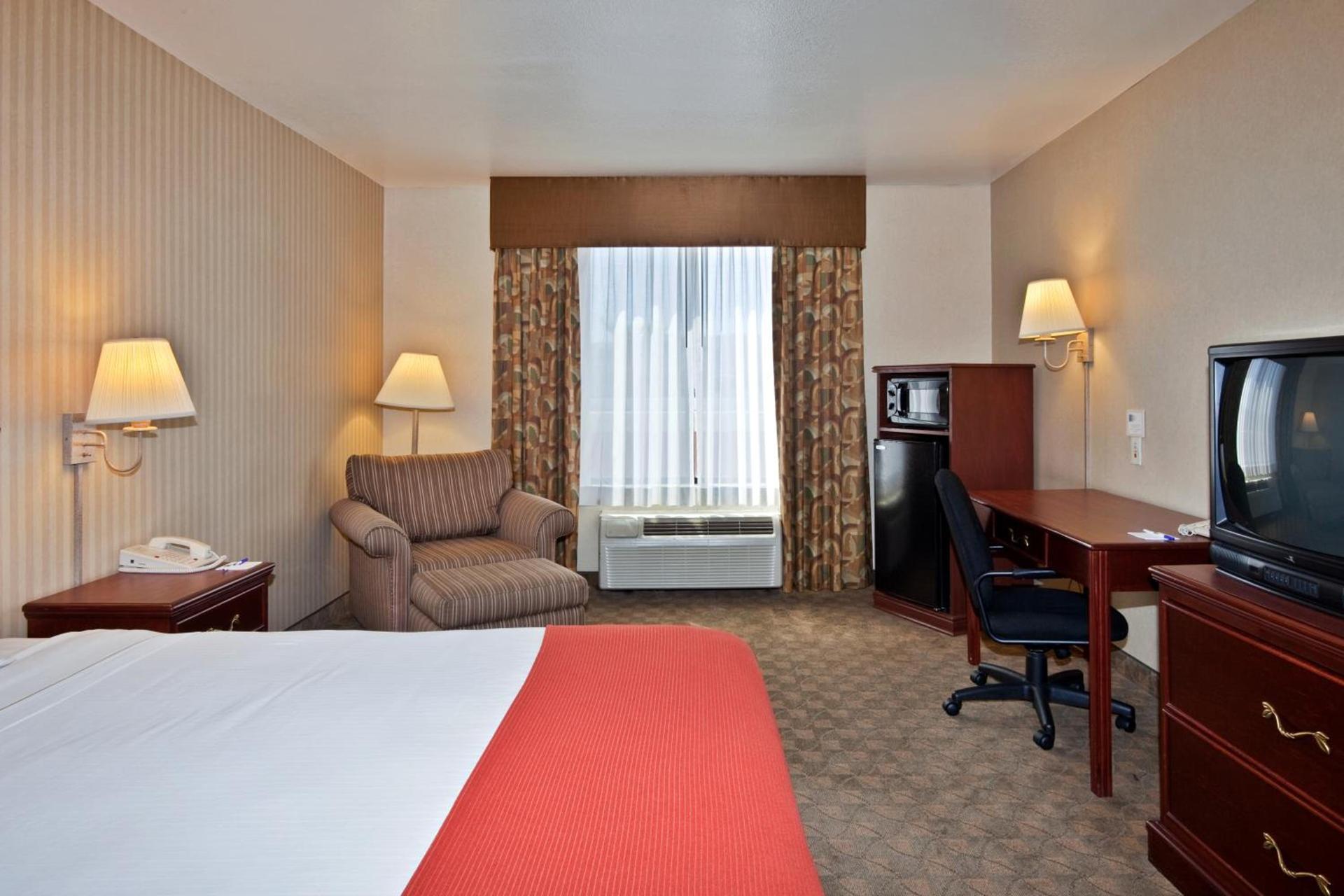 Holiday Inn Express Hotel and Suites - Henderson by IHG photo 4