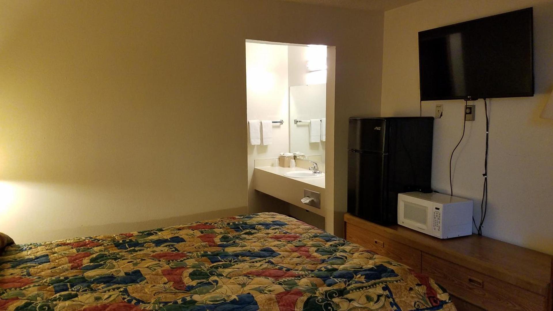 Royal Motor Inn photo 3