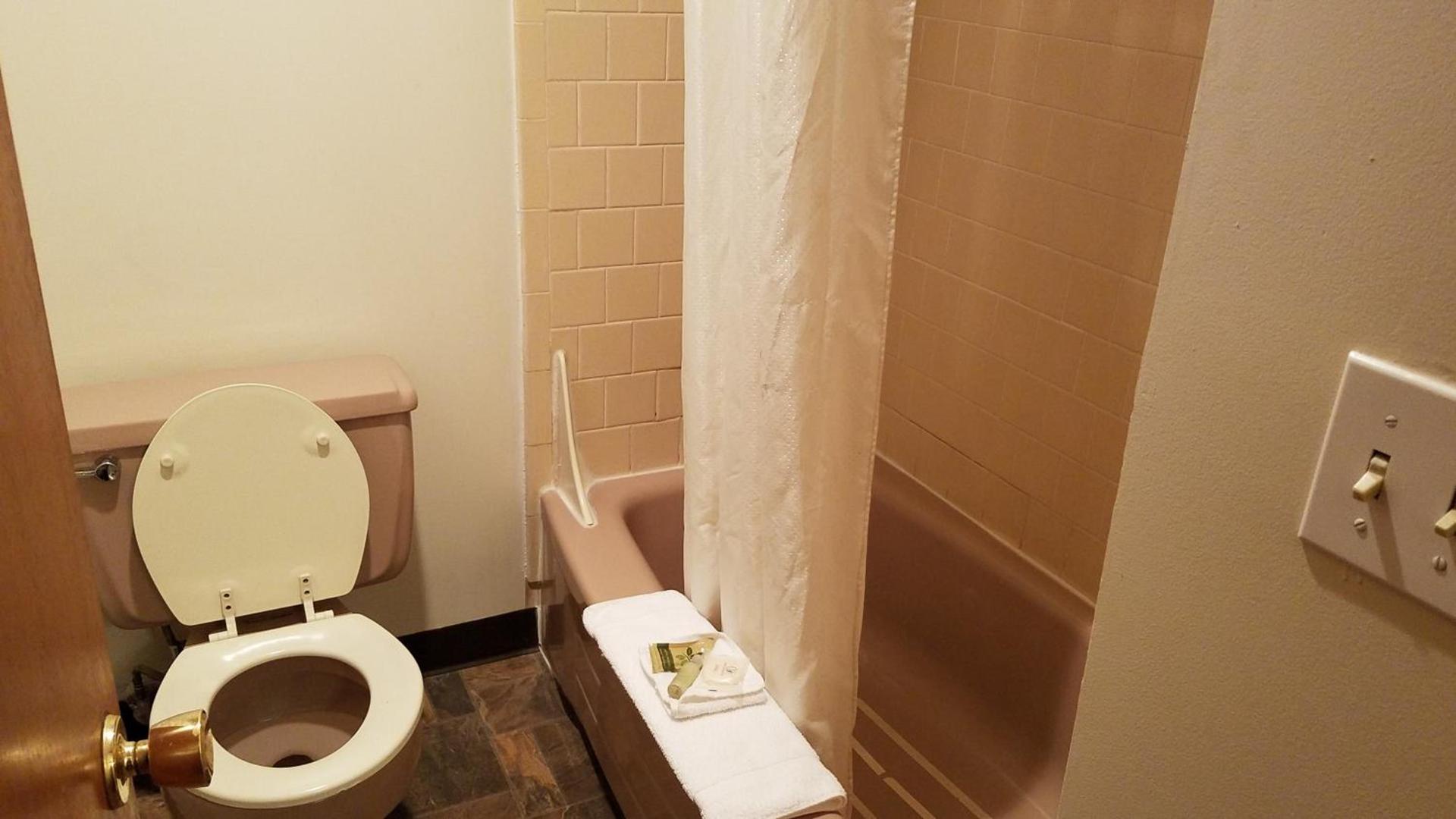 Royal Motor Inn photo 5