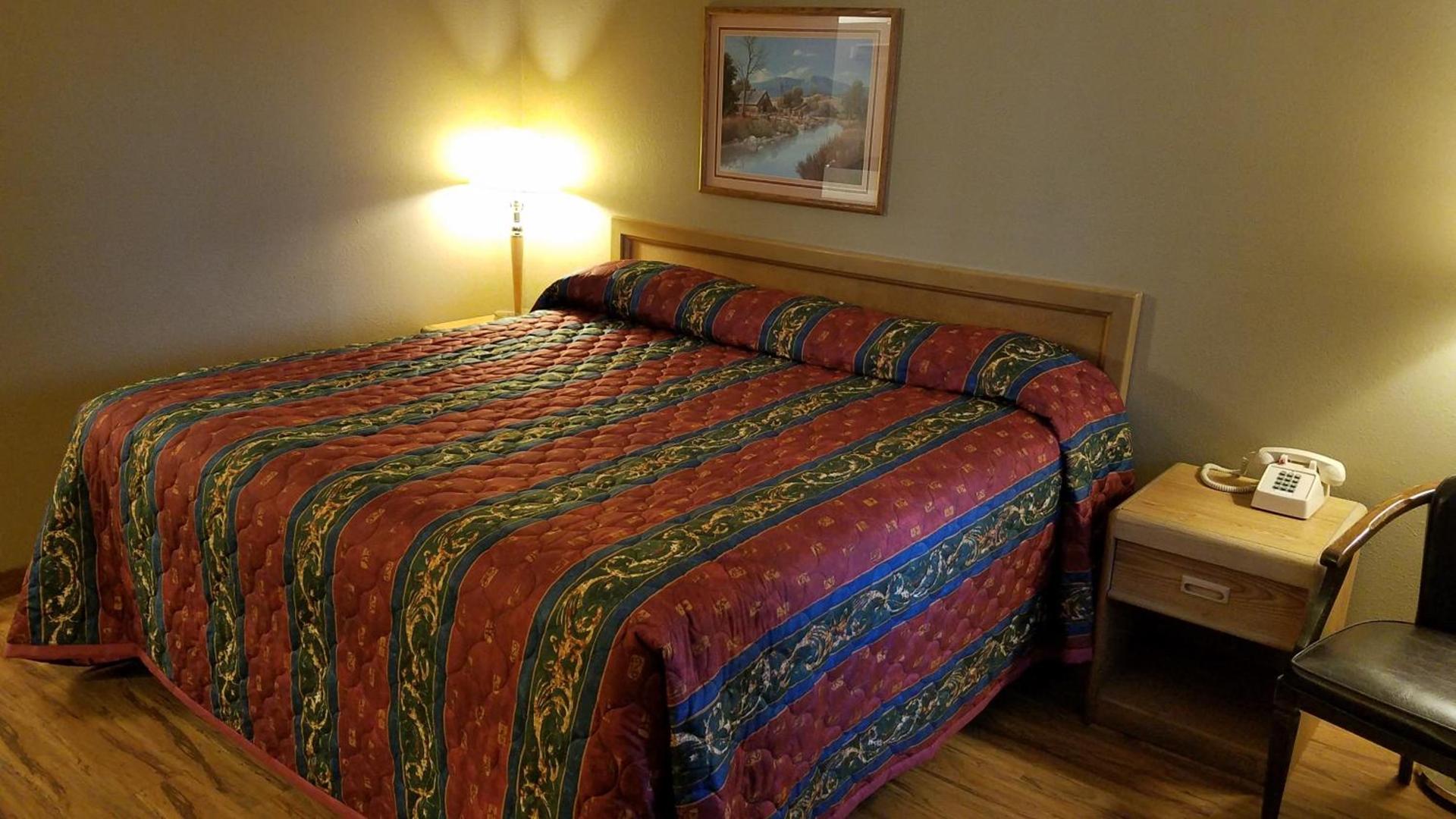 Royal Motor Inn photo 6