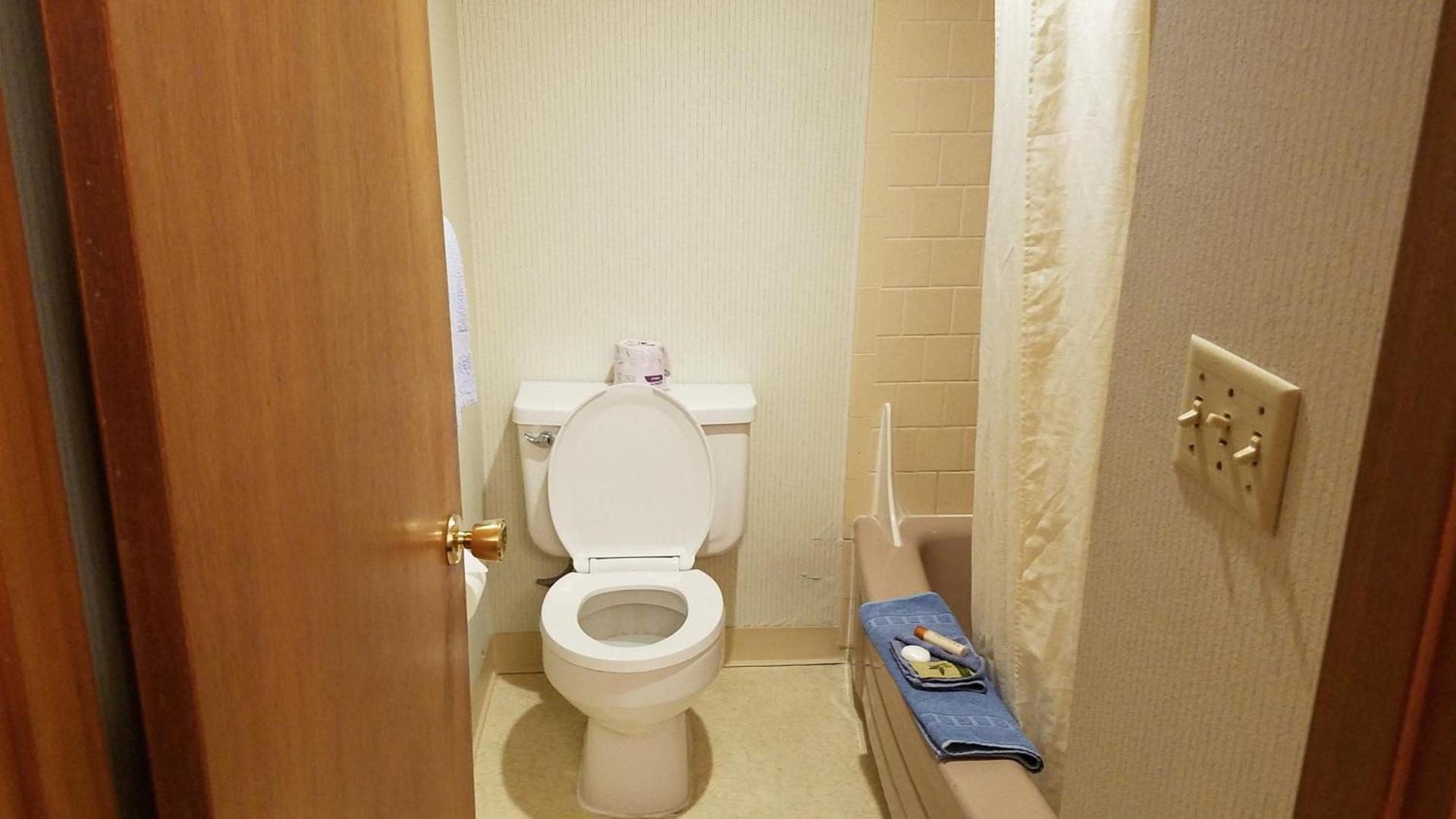 Royal Motor Inn photo 14