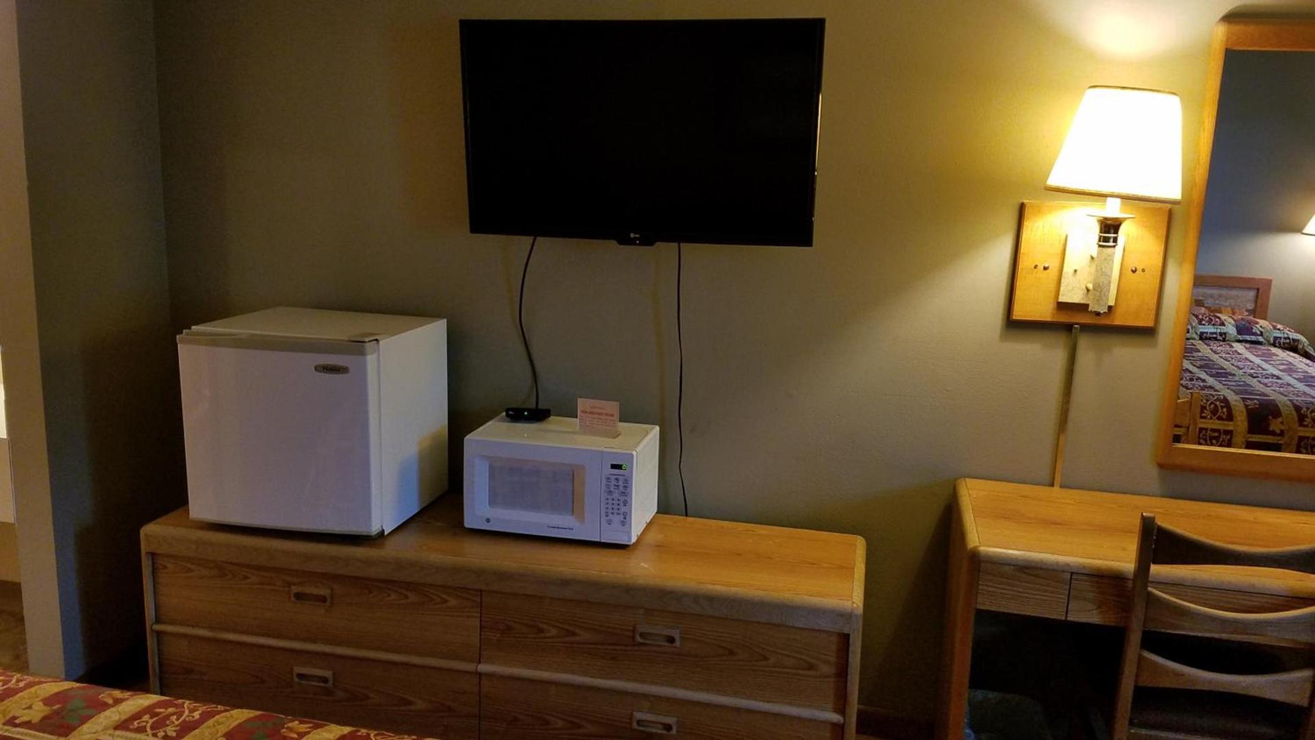 Royal Motor Inn photo 16