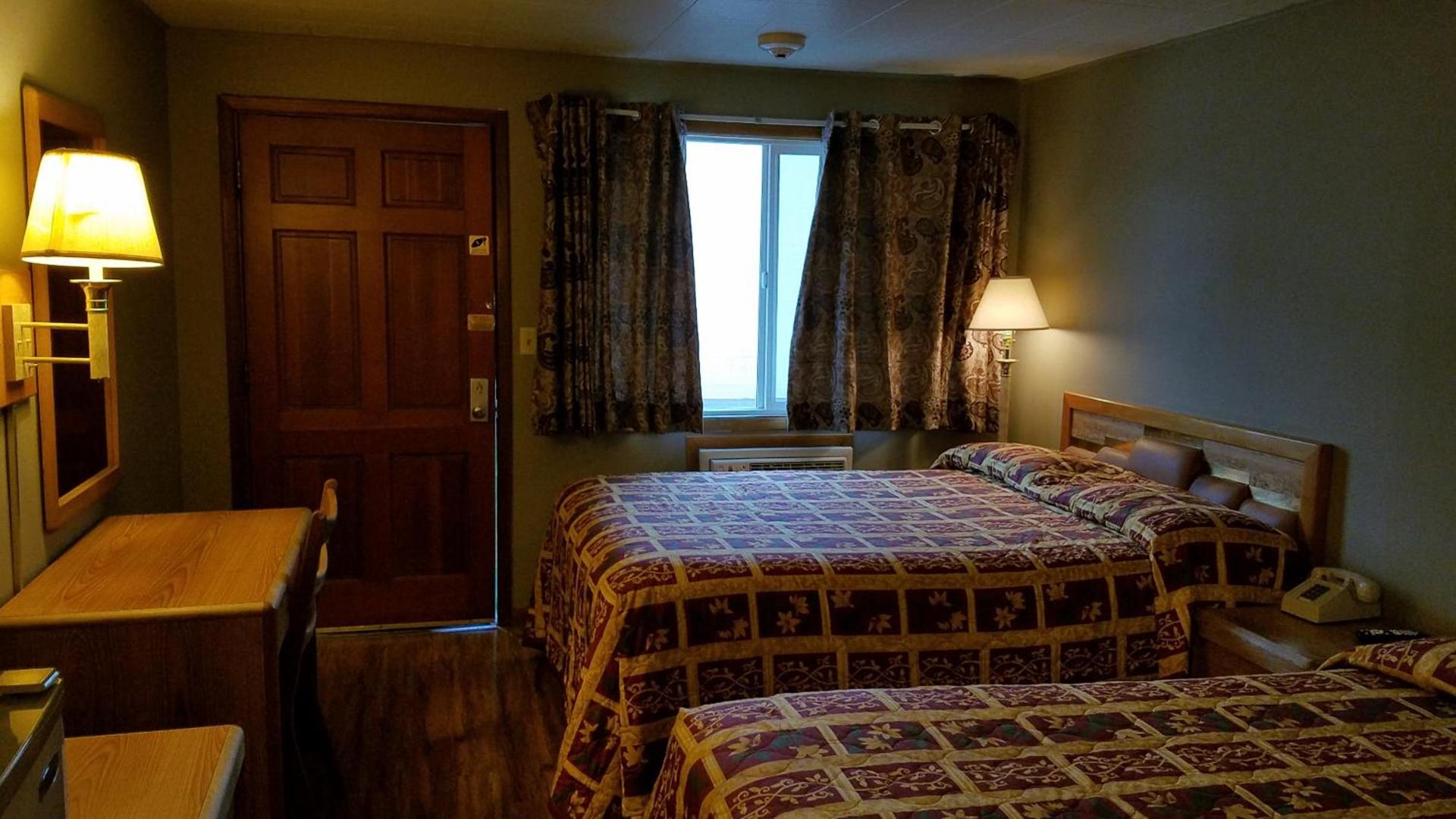 Royal Motor Inn photo 17