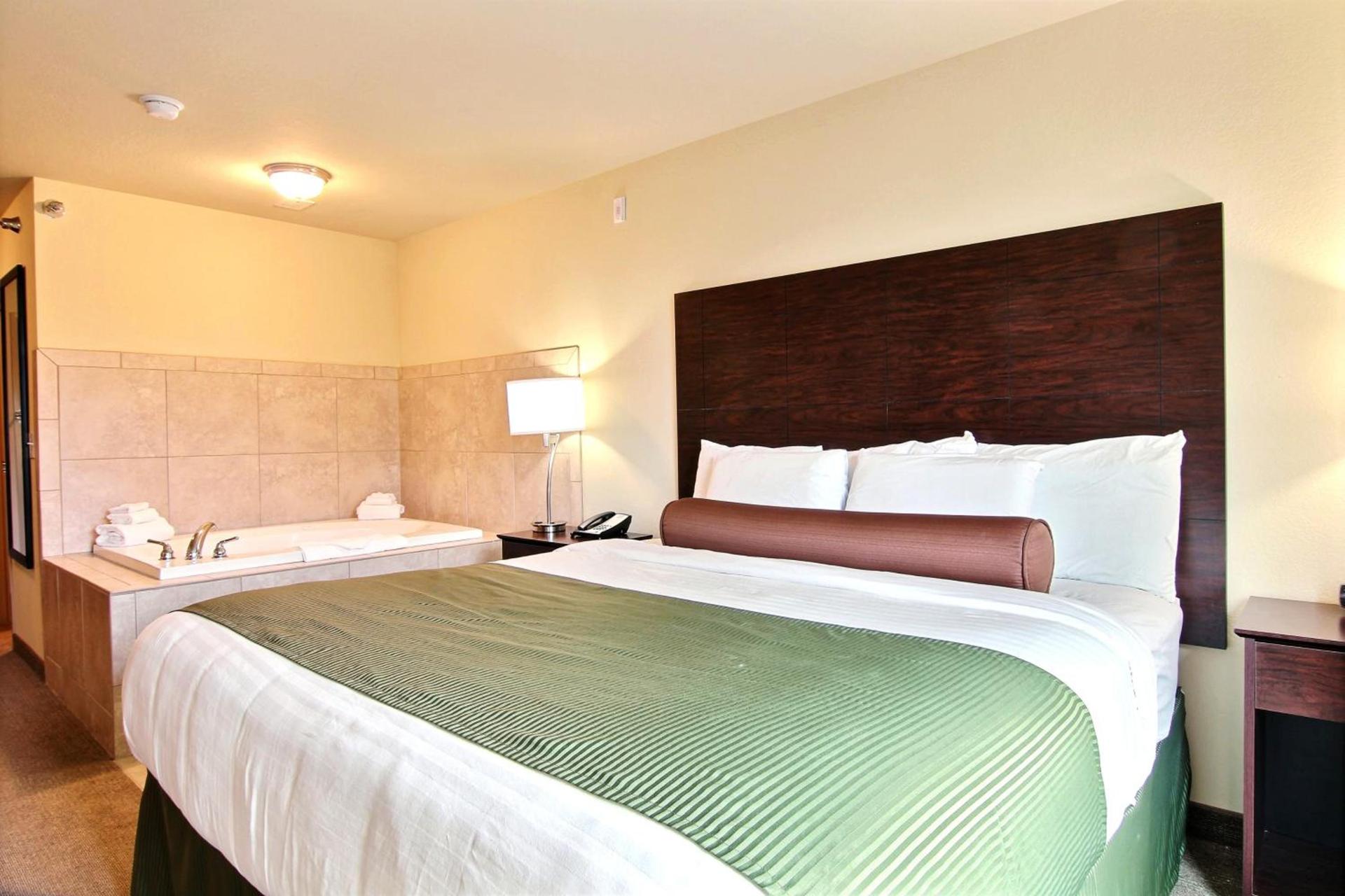 AmeriVu inn and Suites - Crookston photo 9