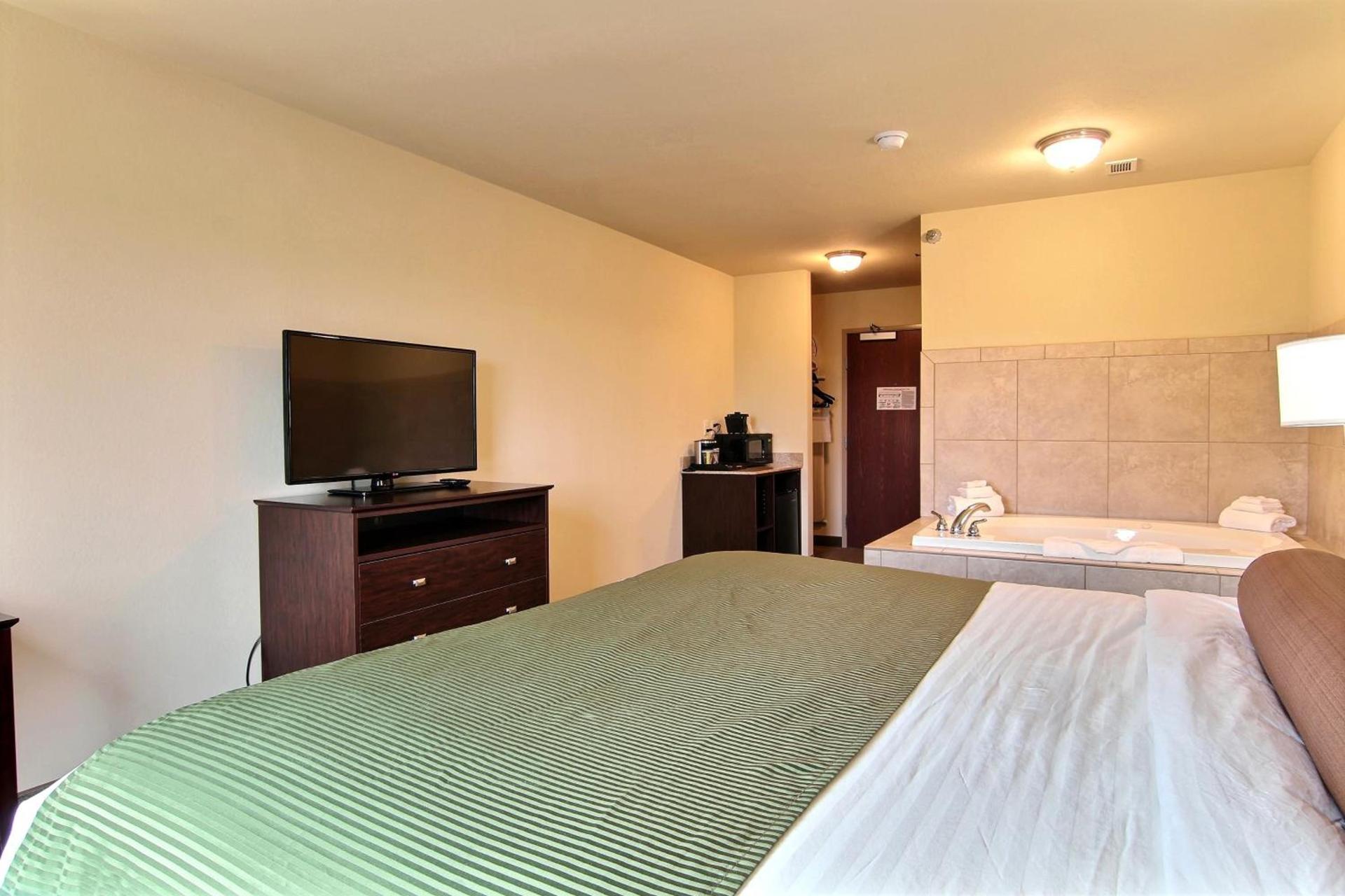 AmeriVu inn and Suites - Crookston photo 11