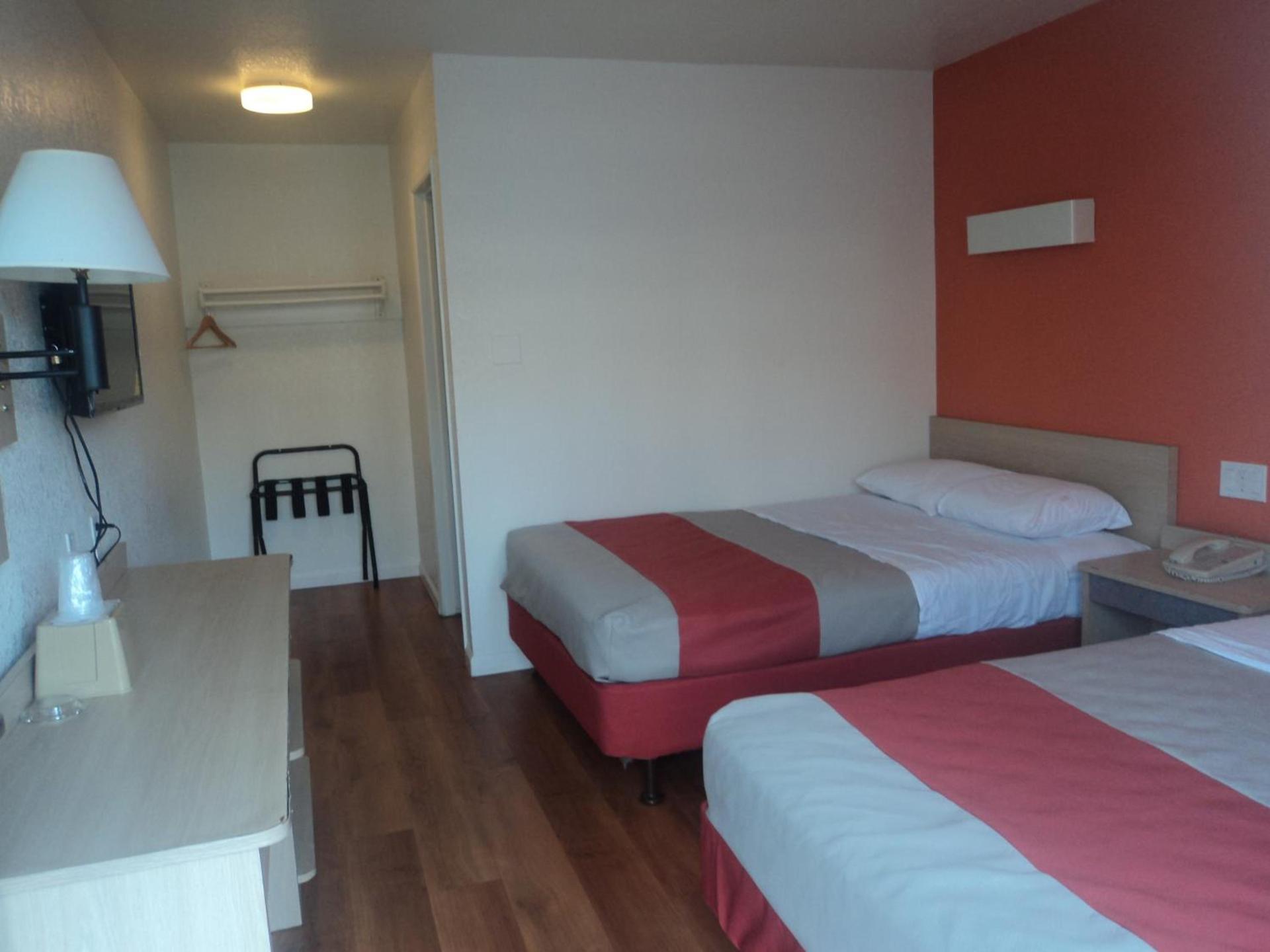 Motel 6 Albuquerque Northeast photo 61