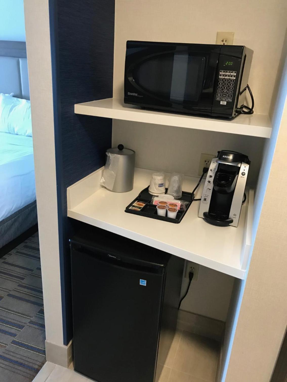 Holiday Inn Express & Suites - Pittsburgh - Monroeville by IHG photo 14