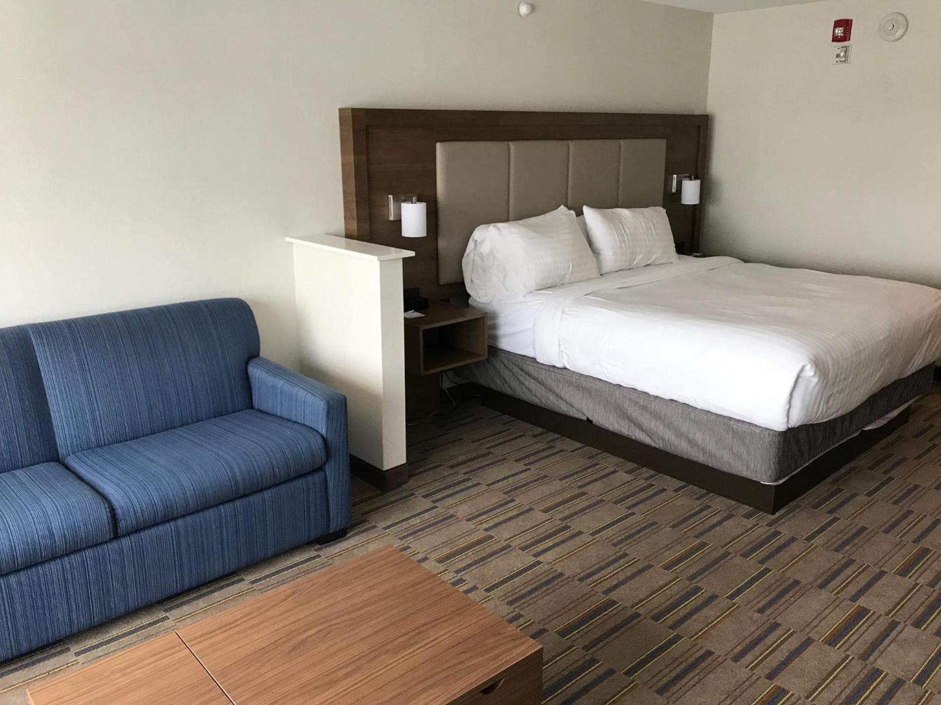 Holiday Inn Express & Suites - Pittsburgh - Monroeville by IHG photo 15