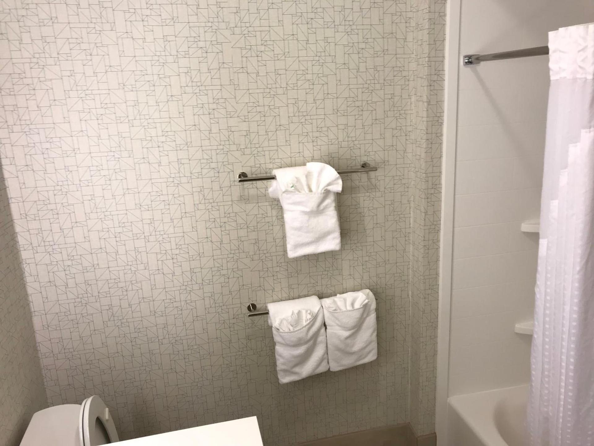 Holiday Inn Express & Suites - Pittsburgh - Monroeville by IHG photo 3
