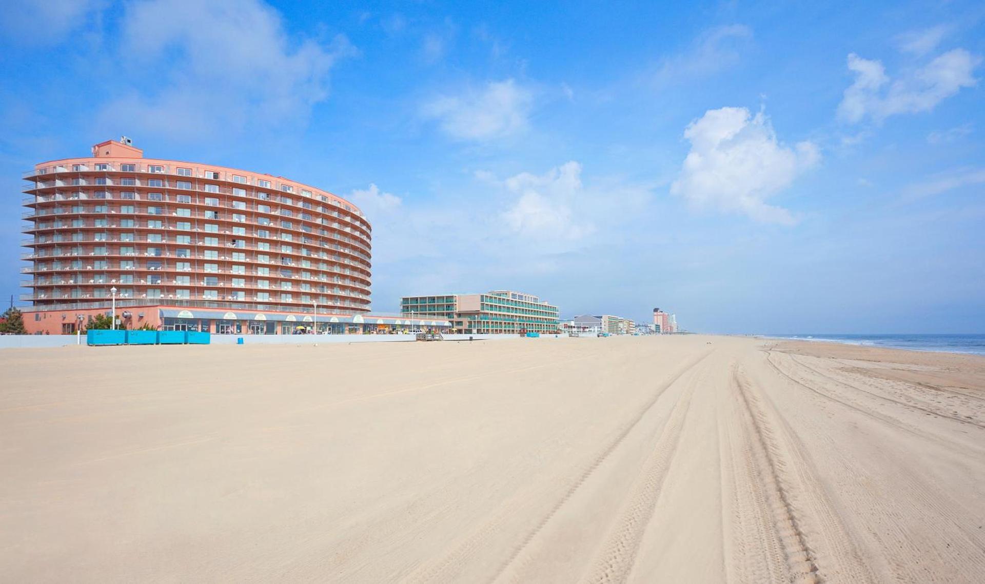 Grand Hotel Ocean City Oceanfront photo 2