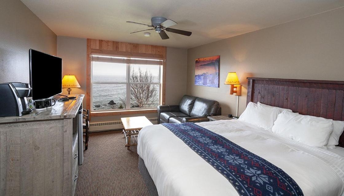 Cove Point Lodge photo 19