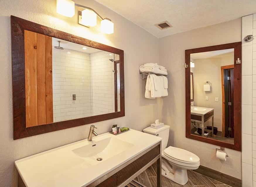 Cove Point Lodge photo 20
