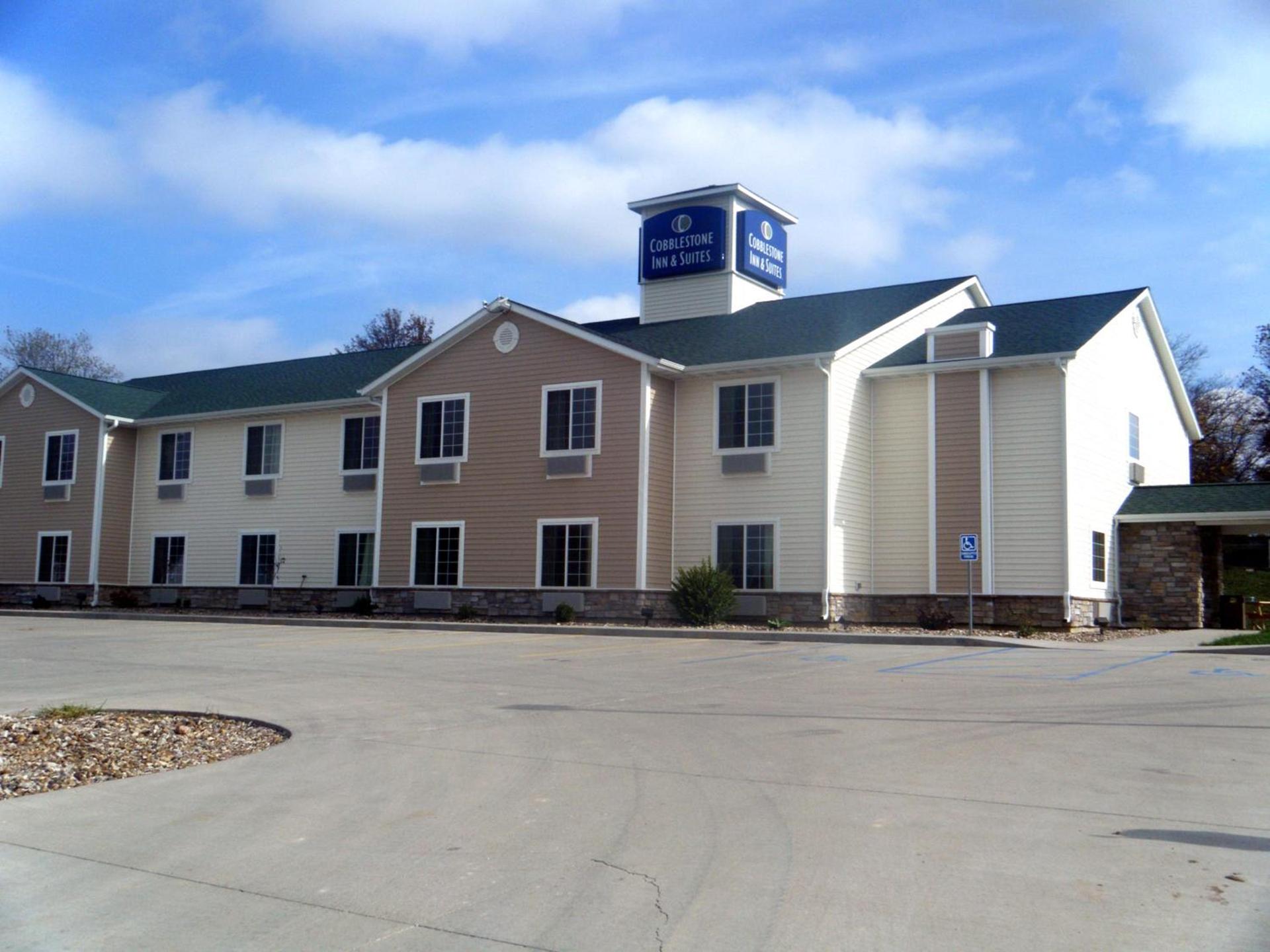 Cobblestone Inn & Suites - Bloomfield photo 1
