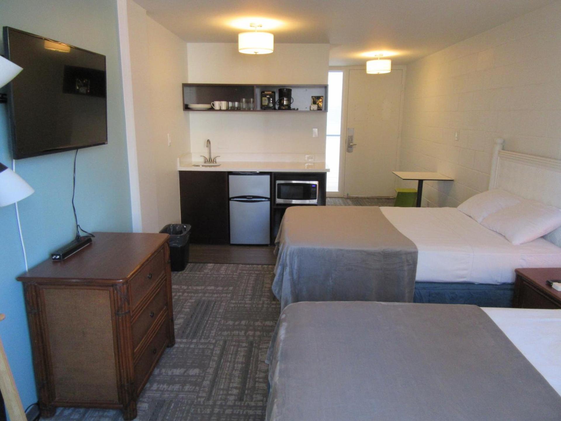 Waikiki Central Hotel - No Resort Fees photo 18