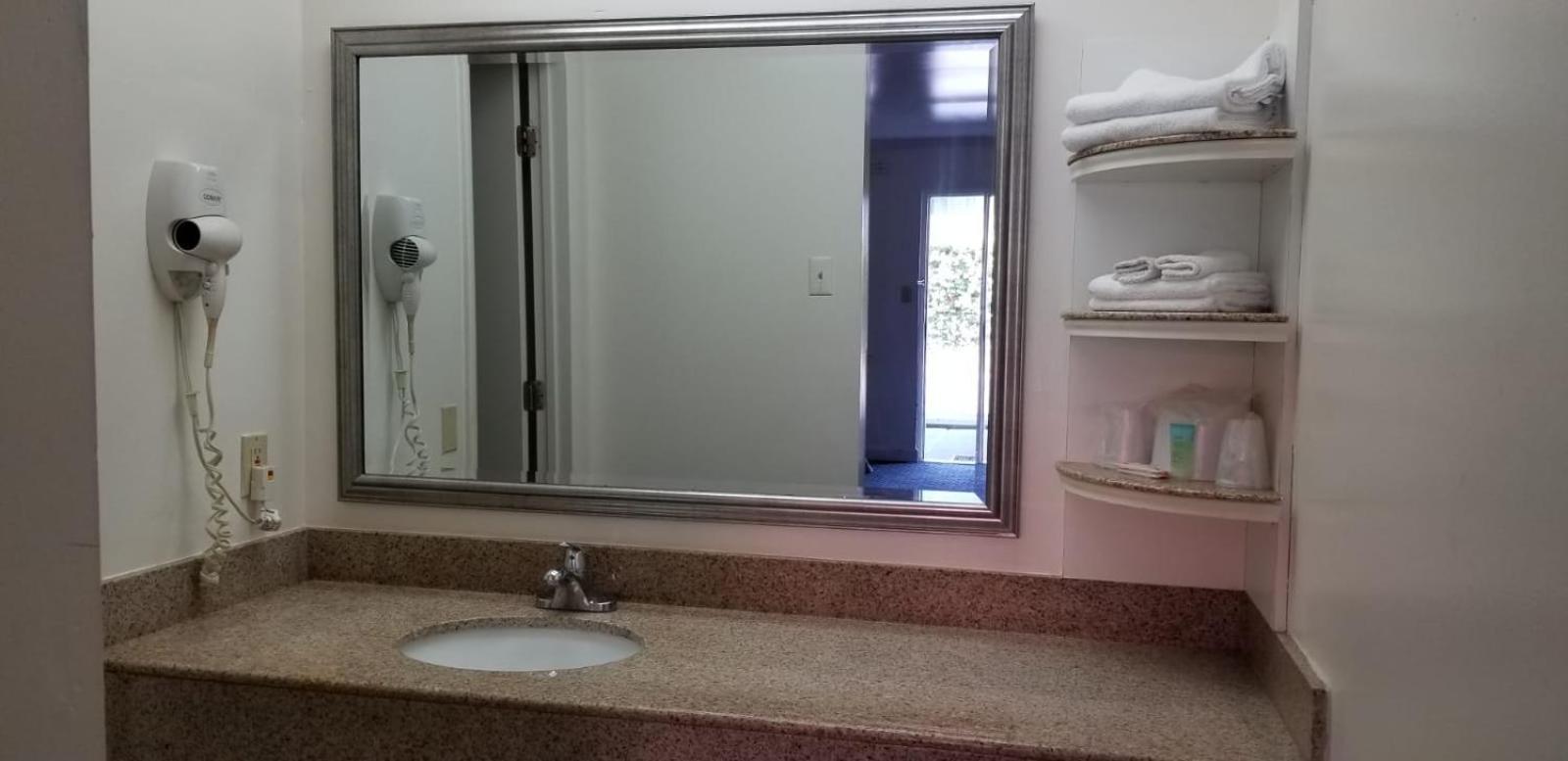 Budget Lodge photo 16