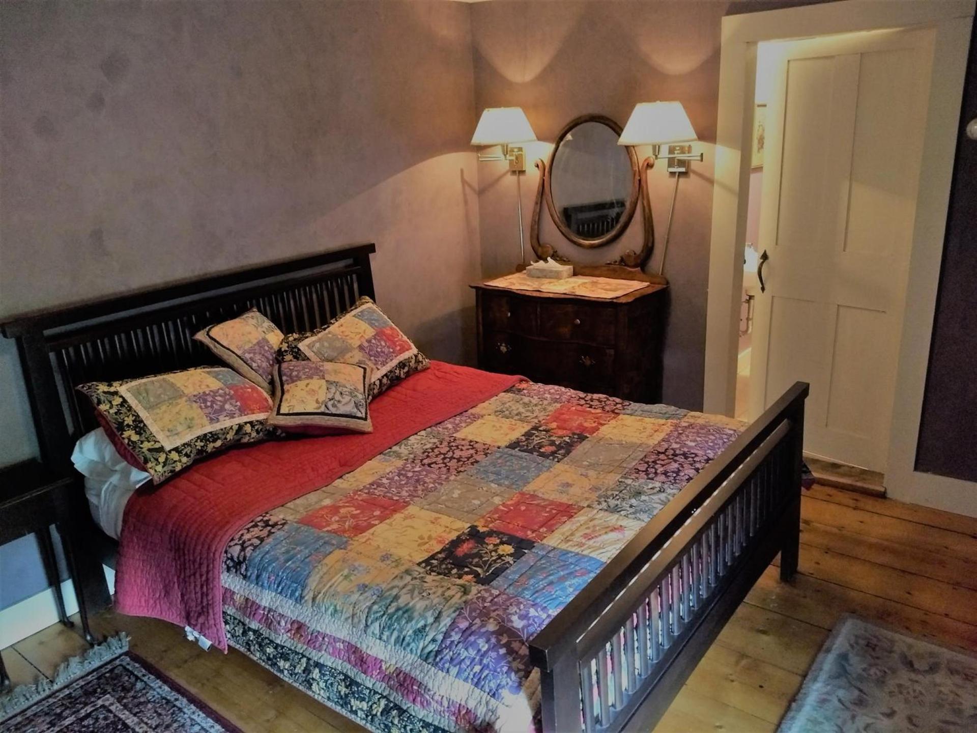 Black Lantern Inn photo 2