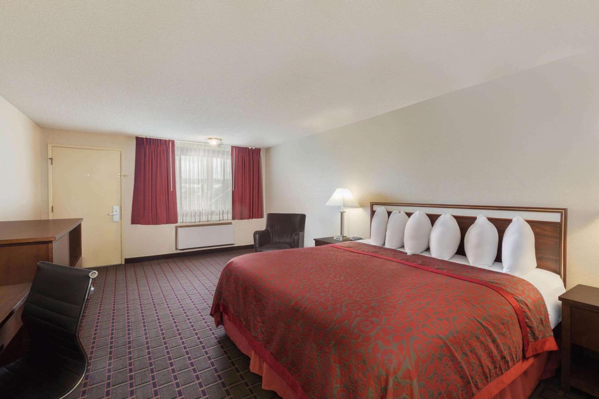 Days Inn by Wyndham Auburn photo 20