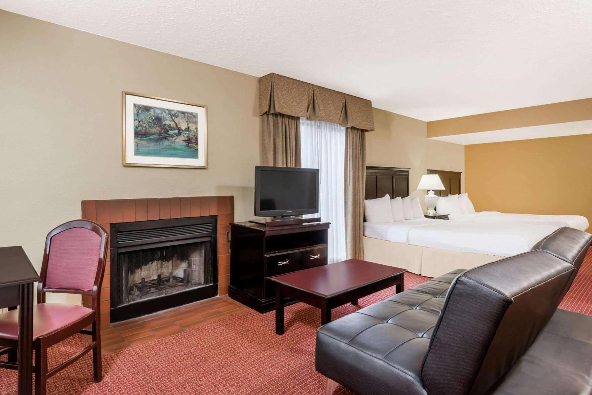 Hawthorn Extended Stay by Wyndham Columbus photo 8
