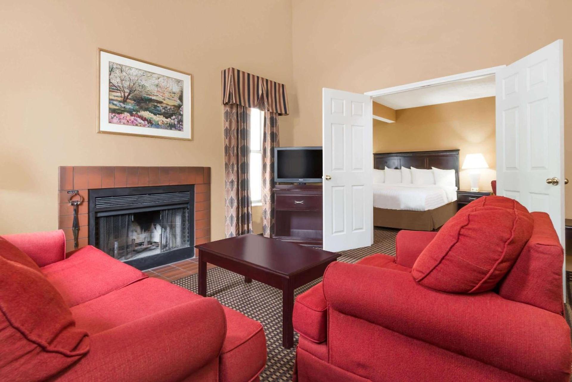Hawthorn Extended Stay by Wyndham Columbus photo 7