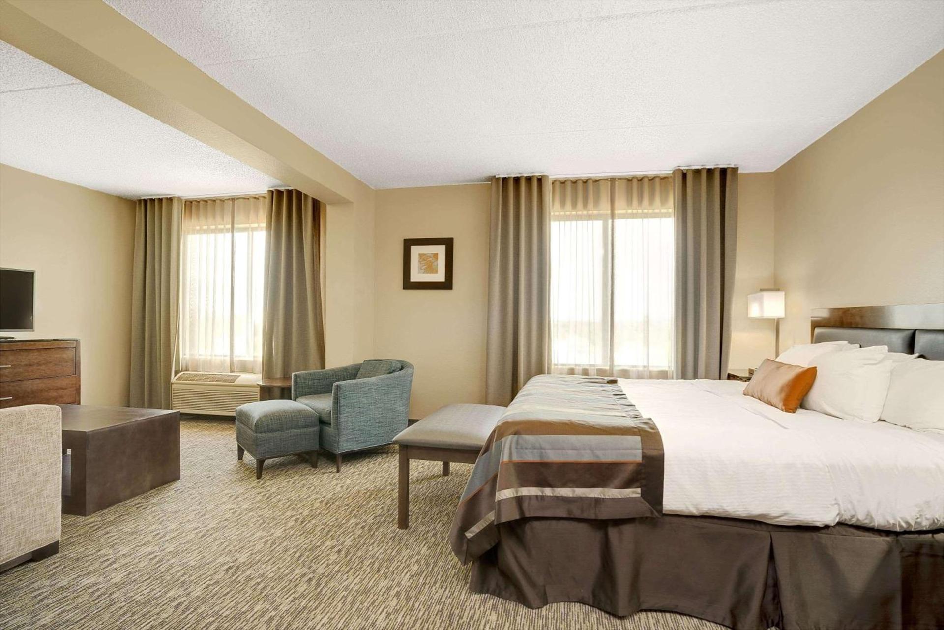 Wingate by Wyndham Fargo photo 8