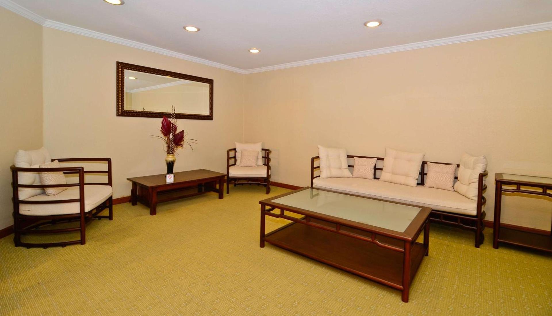 Best Western Plus Newport Mesa Inn photo 38