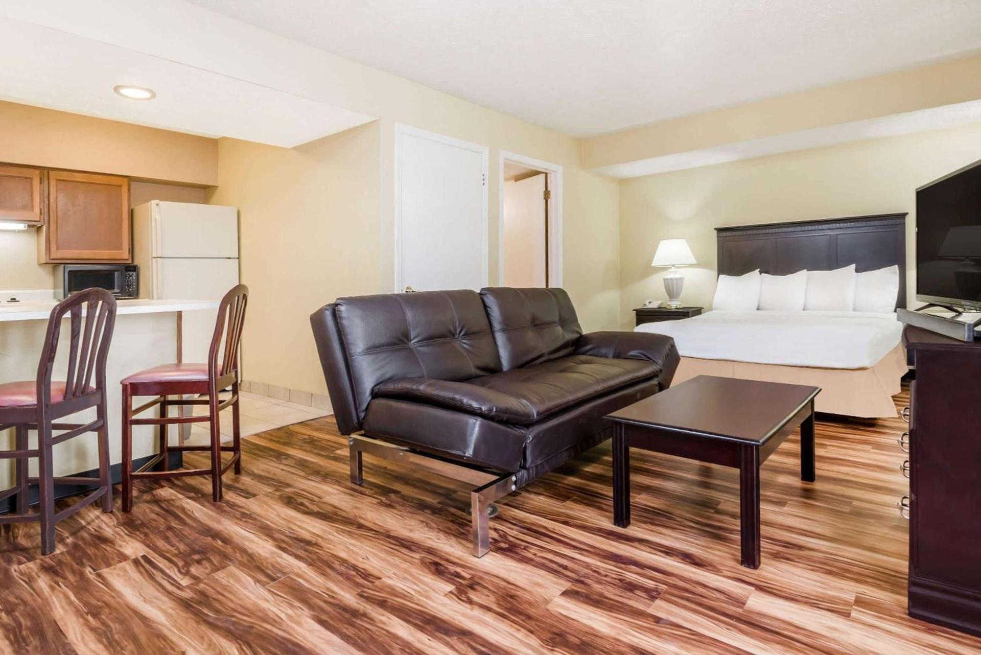 Hawthorn Extended Stay by Wyndham Columbus photo 5