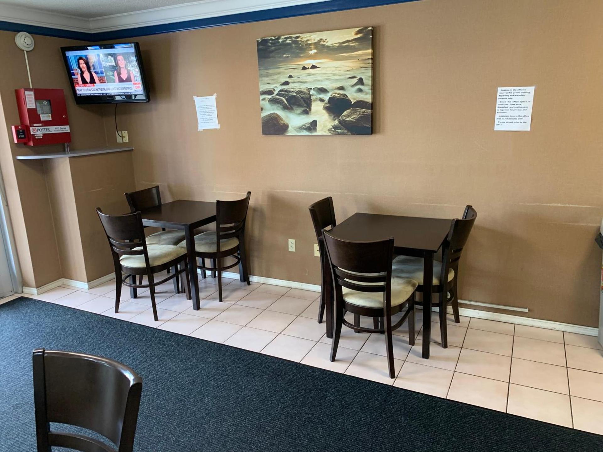 University Manor Inn photo 35
