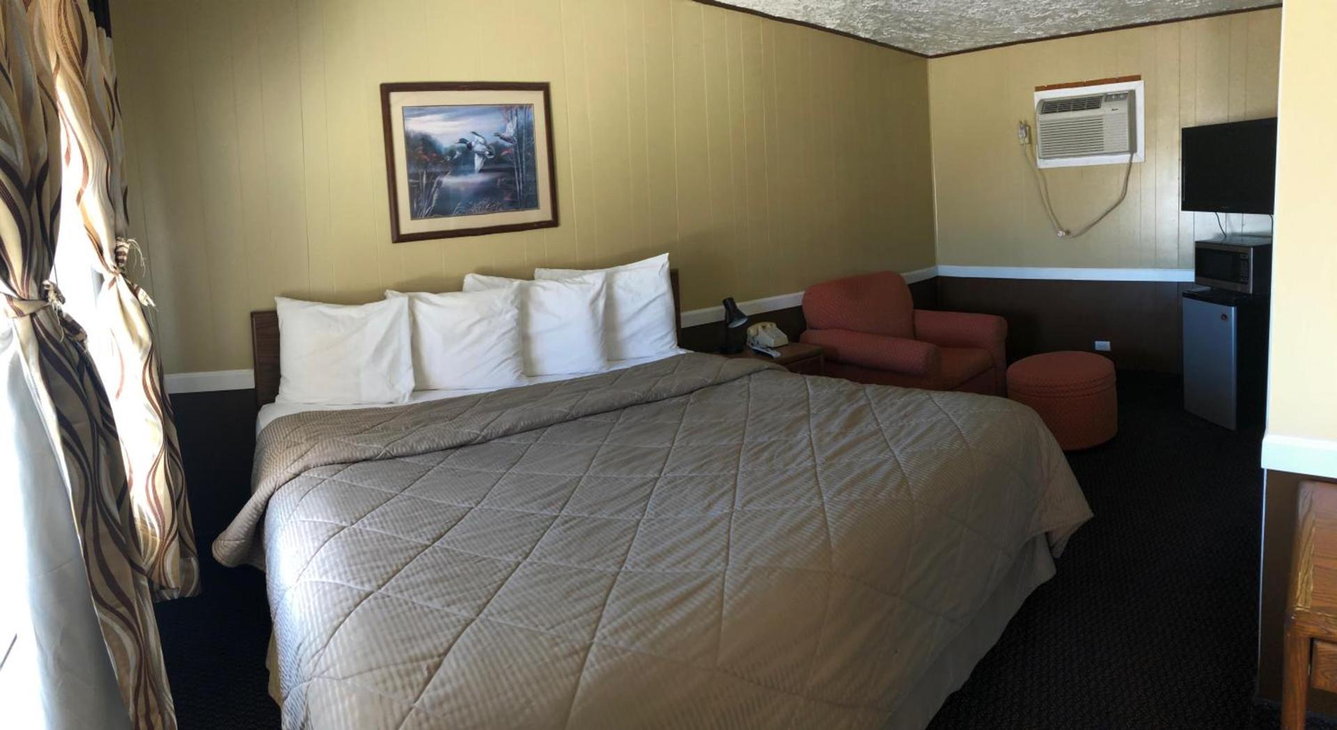 Geneva Inn photo 2