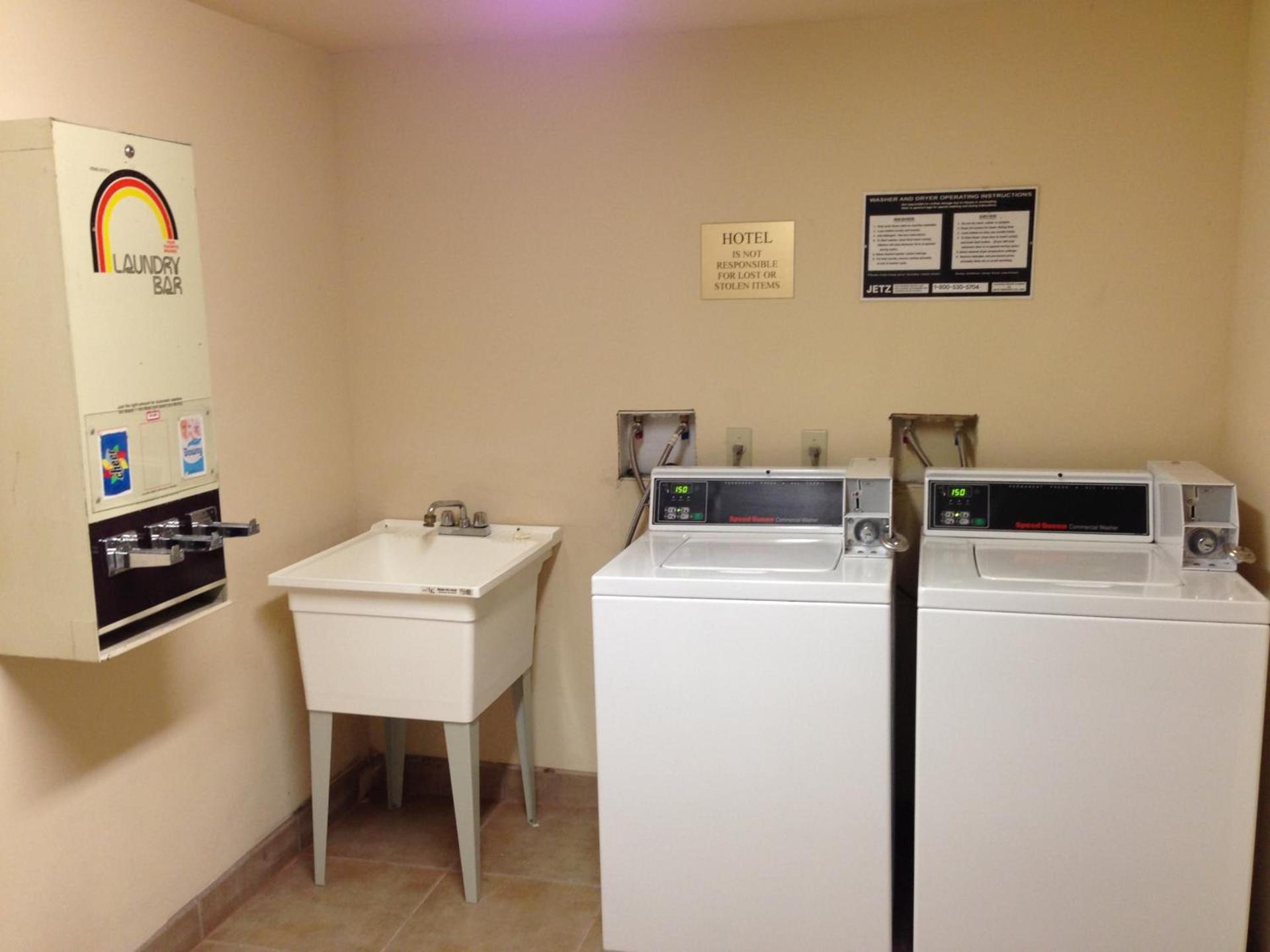 Super 8 by Wyndham Oklahoma City photo 38