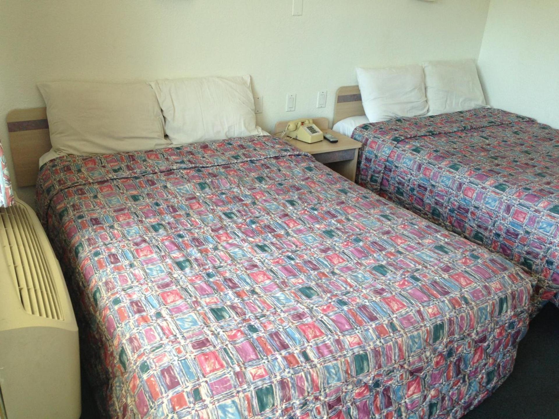 Relax Inn Forth Worth photo 12